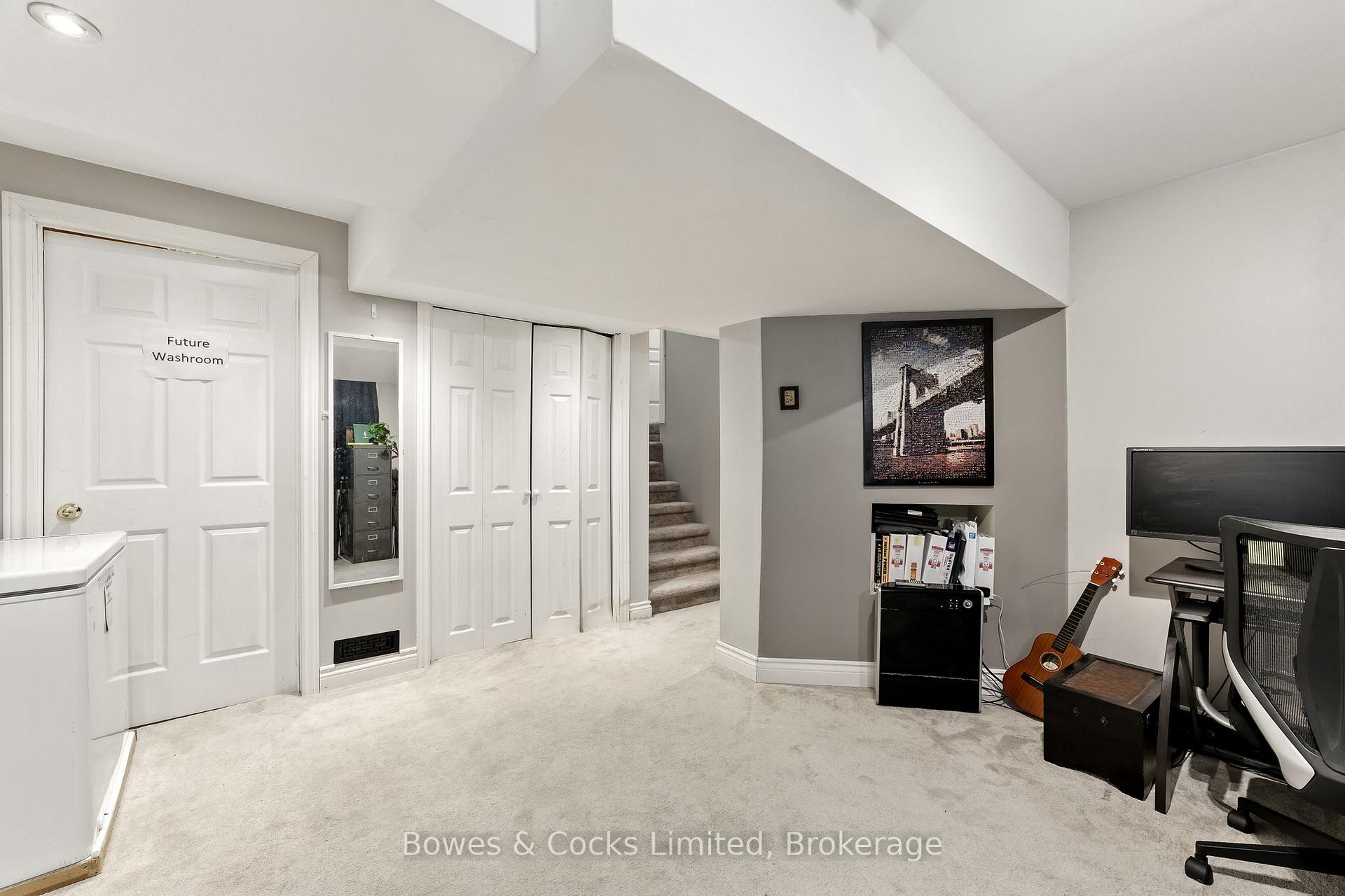 Photo 32 of 210 Farrier Crescent, Peterborough, Northcrest Ward 5 — HOMEH