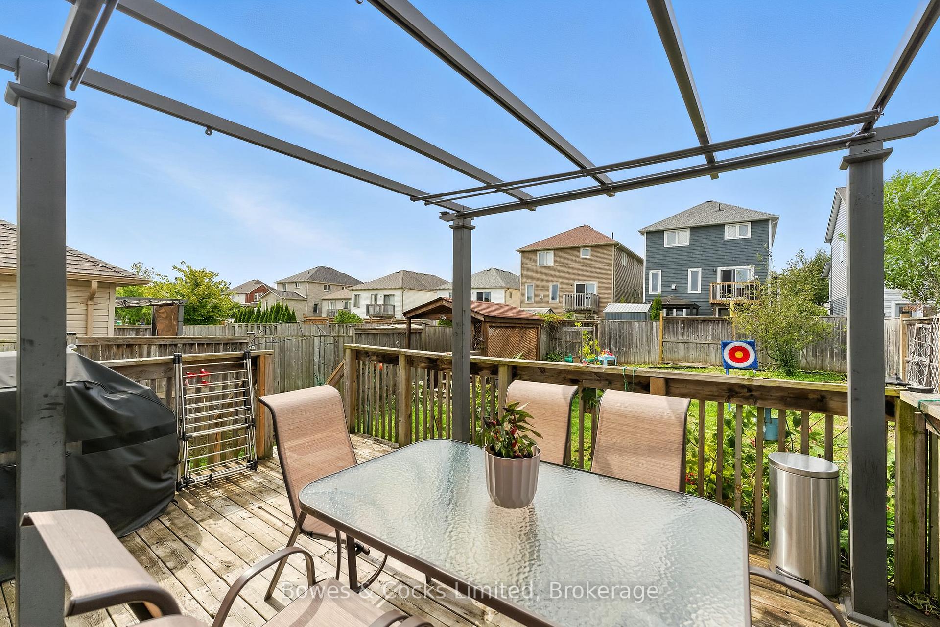 Photo 38 of 210 Farrier Crescent, Peterborough, Northcrest Ward 5 — HOMEH