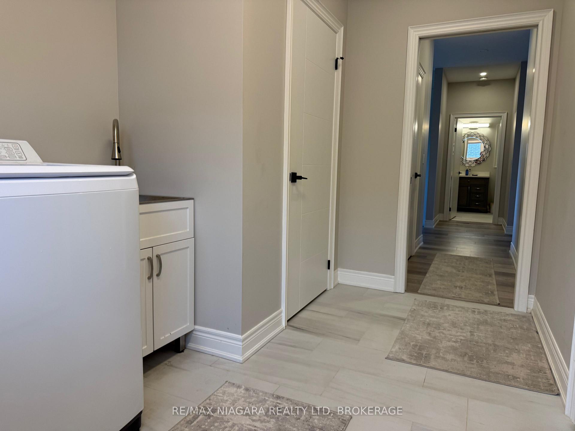 Photo 8 of 250 Colbeck Drive, Welland, Coyle Creek — HOMEH