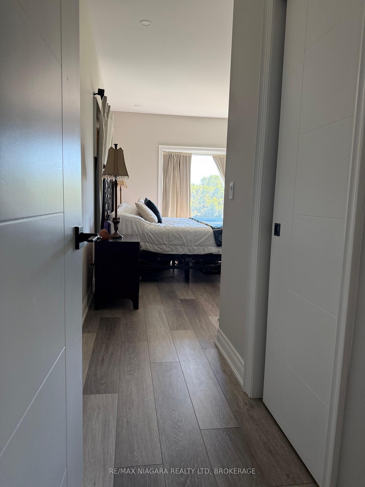 Photo 10 of 250 Colbeck Drive, Welland, Coyle Creek — HOMEH