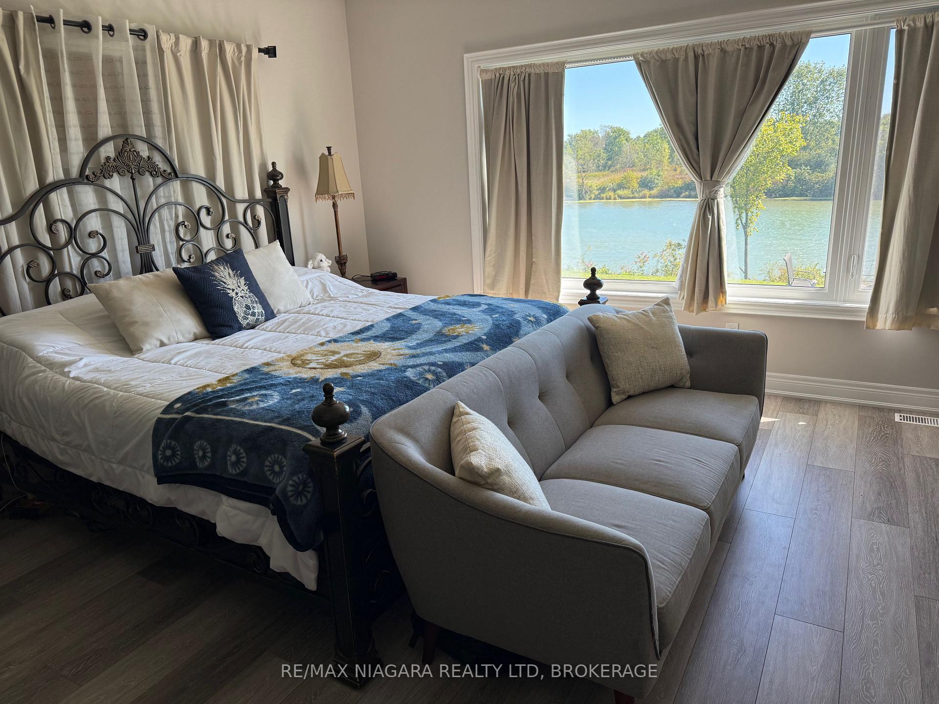 Photo 11 of 250 Colbeck Drive, Welland, Coyle Creek — HOMEH