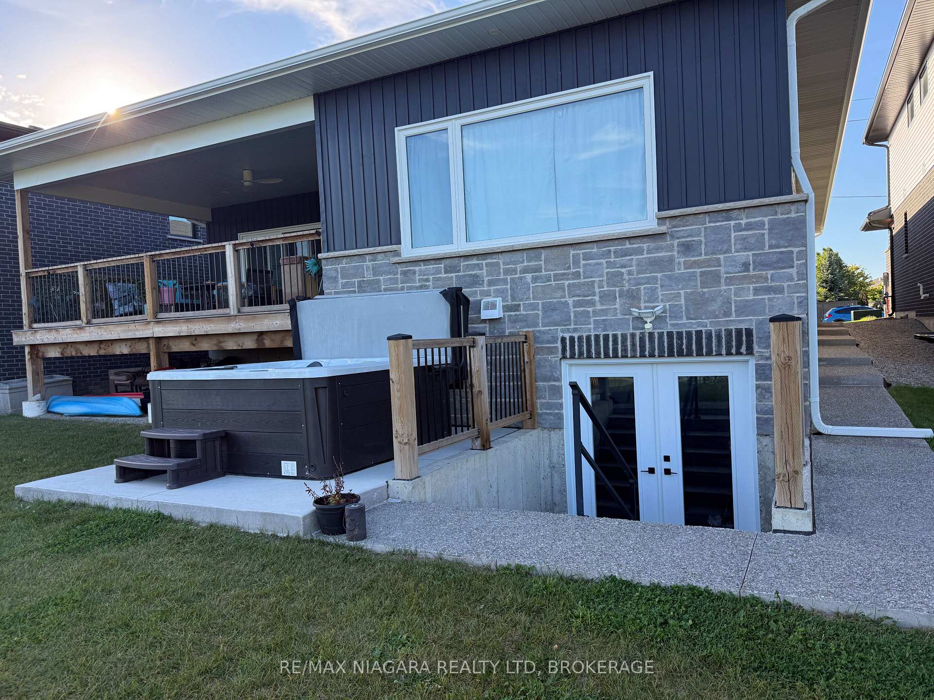 Photo 15 of 250 Colbeck Drive, Welland, Coyle Creek — HOMEH