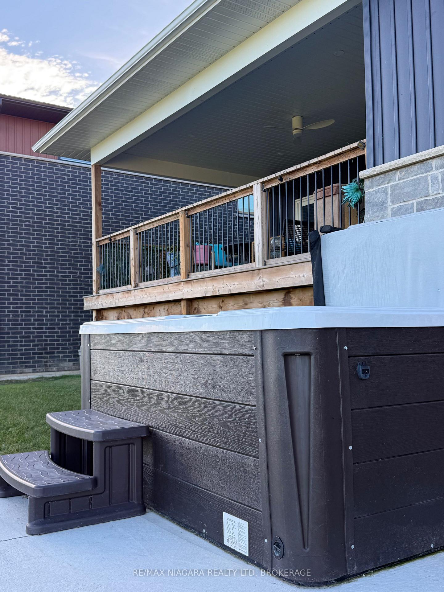 Photo 16 of 250 Colbeck Drive, Welland, Coyle Creek — HOMEH