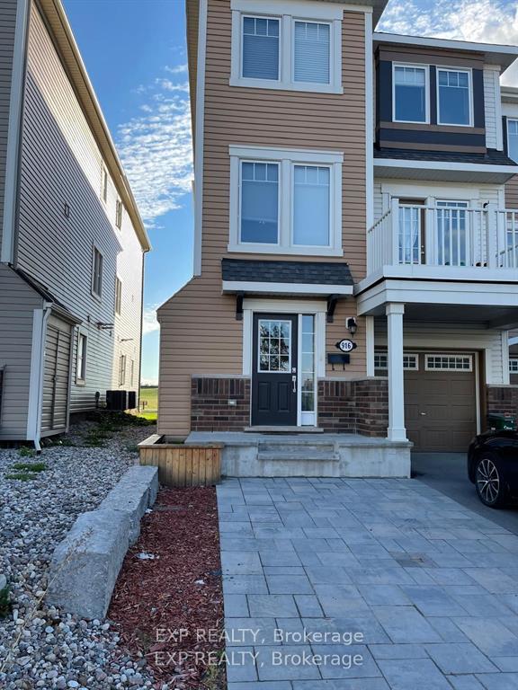Photo of 916 Fameflower Street