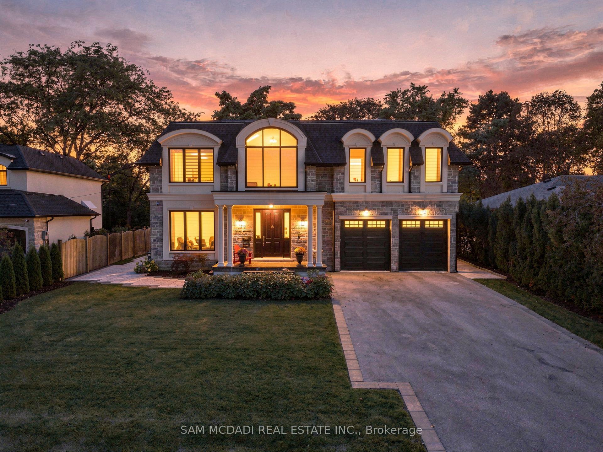 Photo of 902 Parkland Avenue