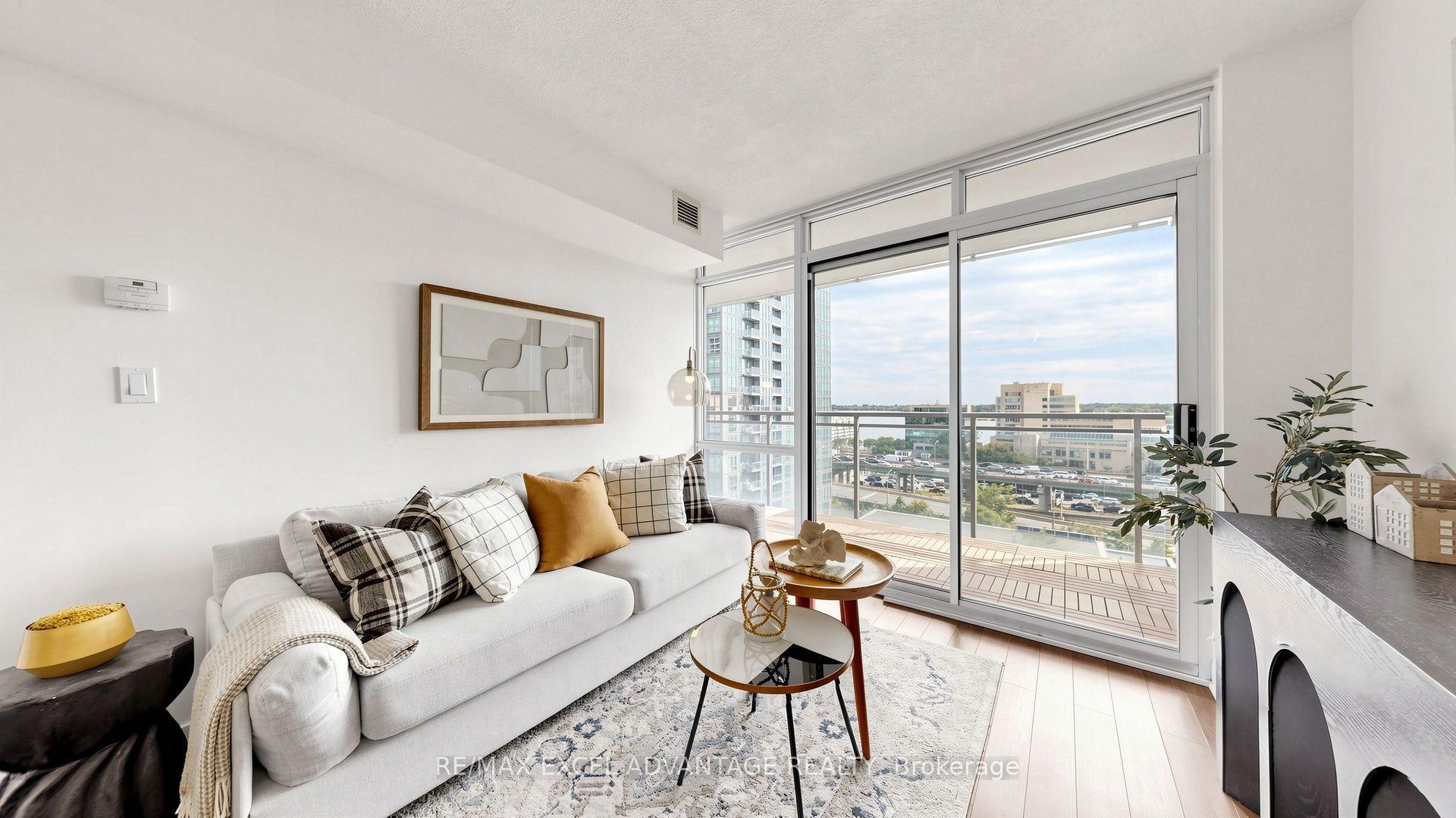 Photo 5 of Unit 1111, 15 Fort York Boulevard, Toronto, Waterfront Communities — HOMEH