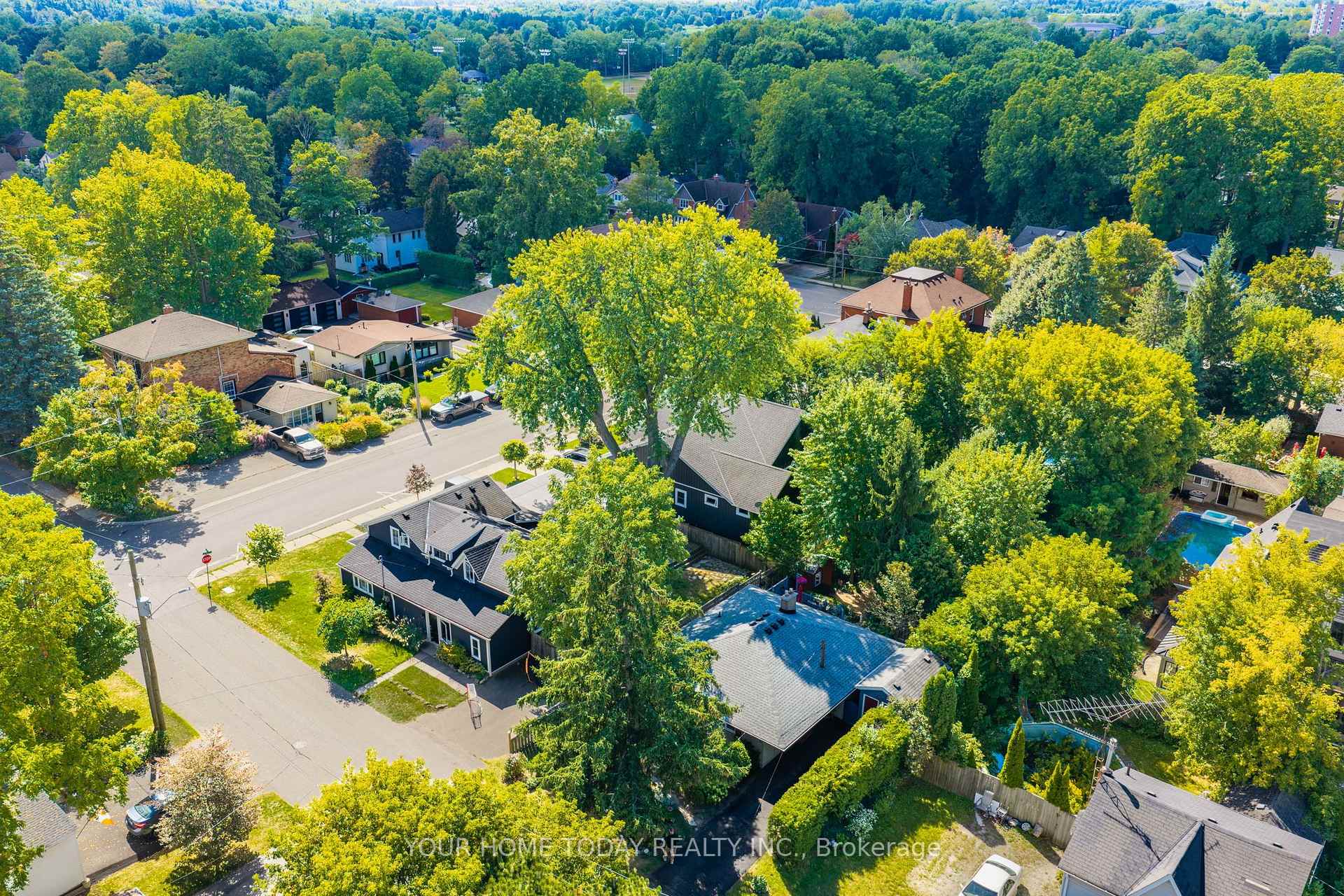 Photo 3 of 57 Edith Street, Halton Hills, Georgetown — HOMEH