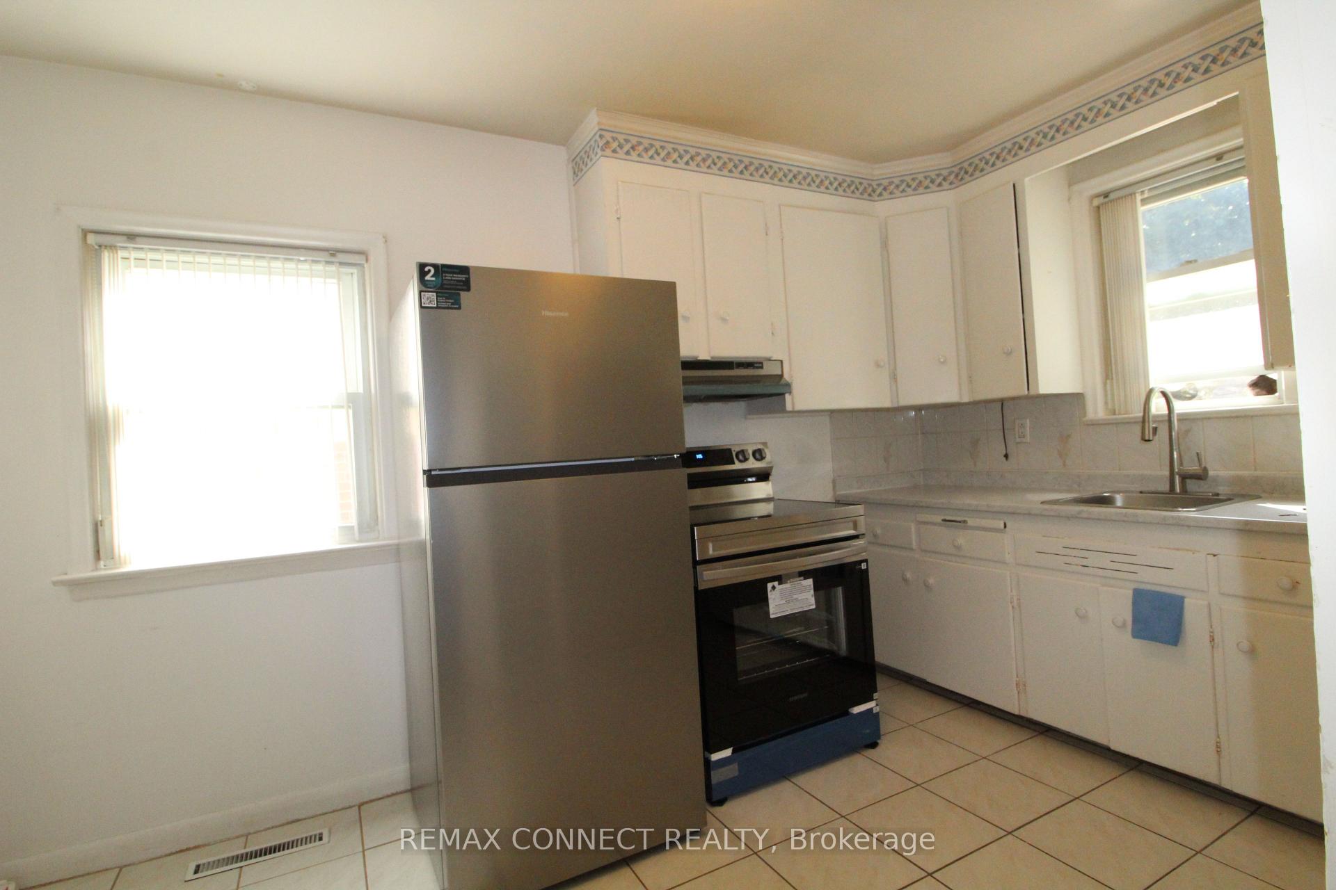 Photo 13 of 656 Browns Line, Etobicoke, Alderwood — HOMEH