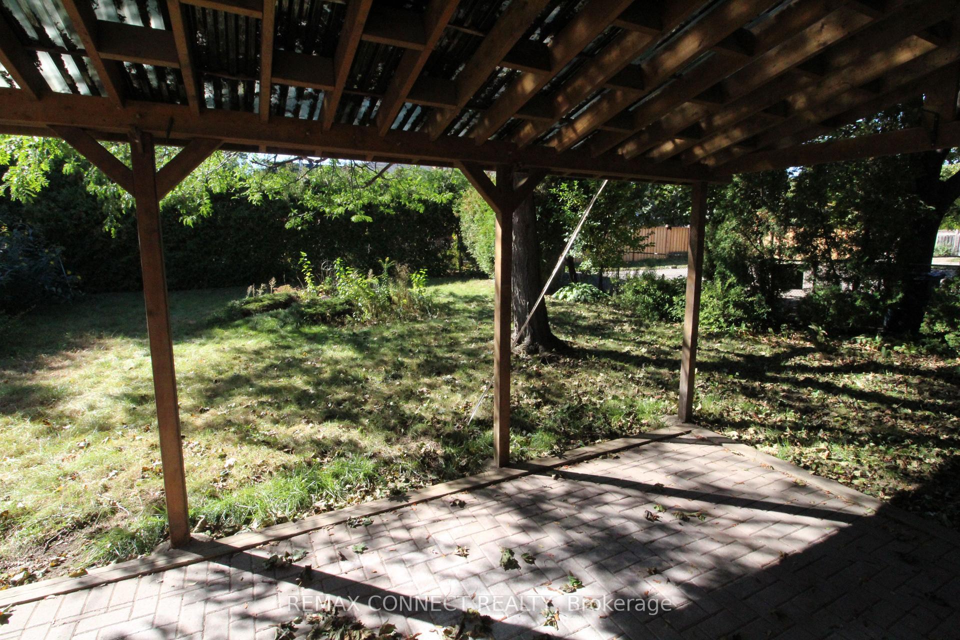 Photo 25 of 656 Browns Line, Etobicoke, Alderwood — HOMEH