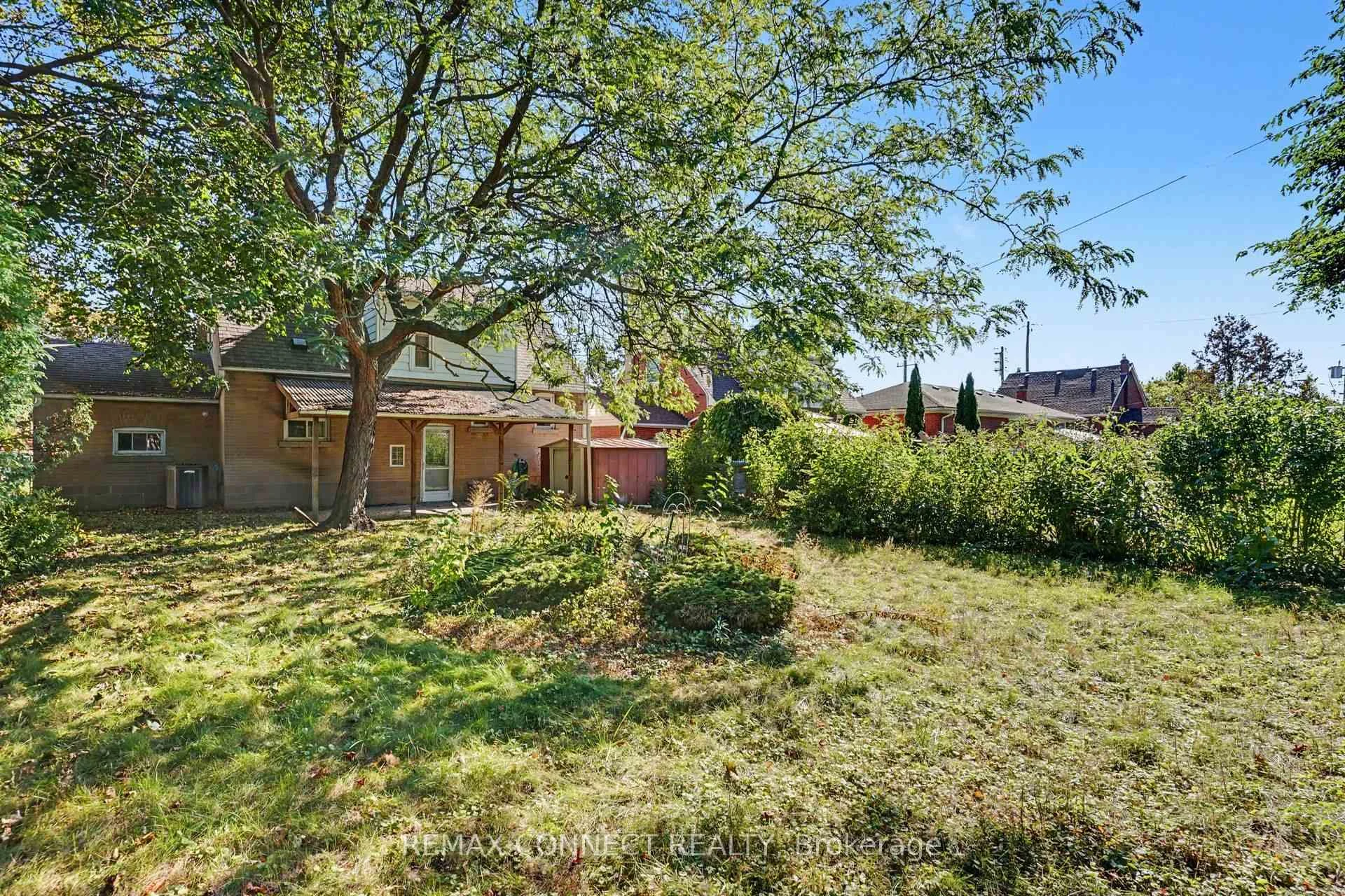 Photo 28 of 656 Browns Line, Etobicoke, Alderwood — HOMEH