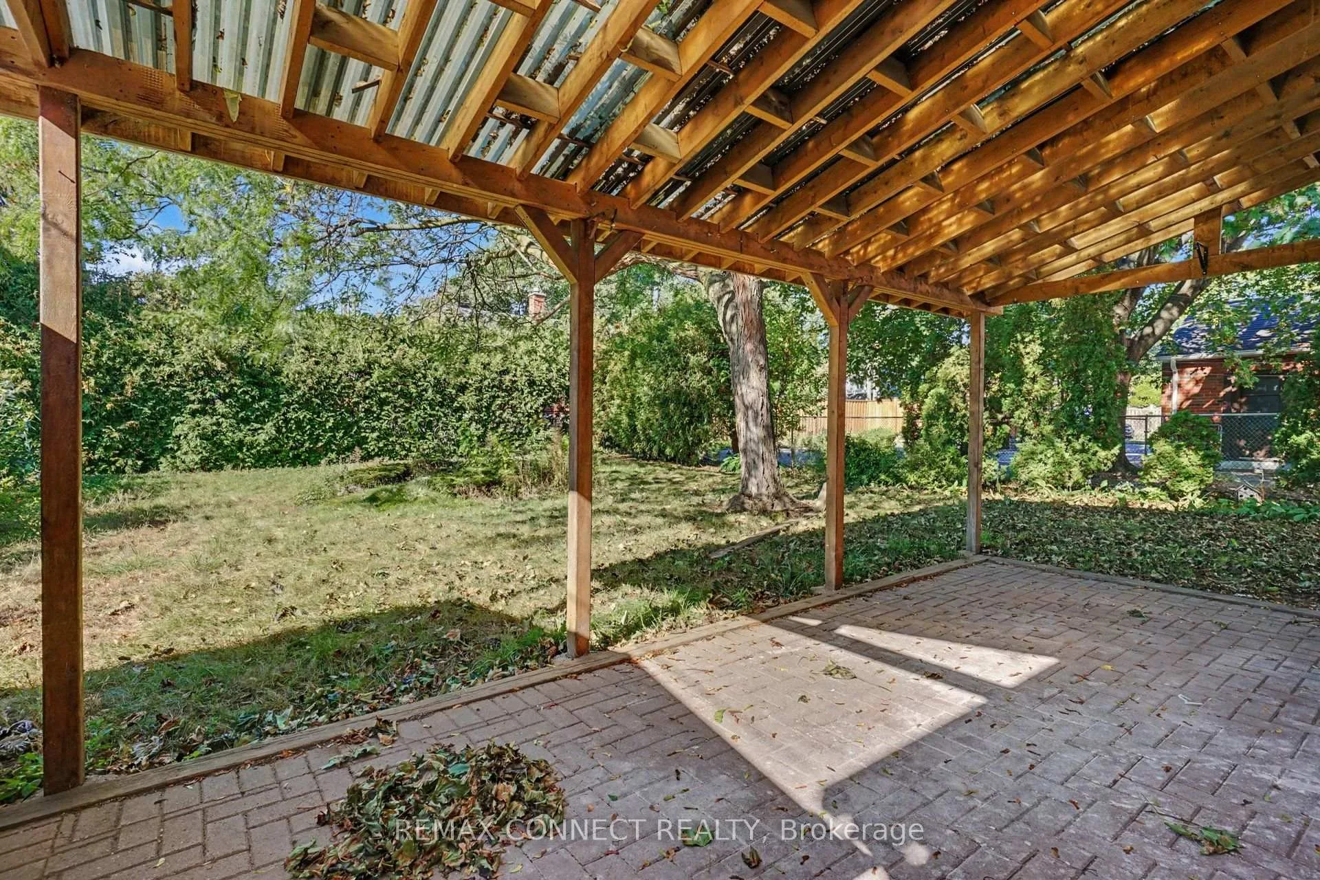 Photo 29 of 656 Browns Line, Etobicoke, Alderwood — HOMEH