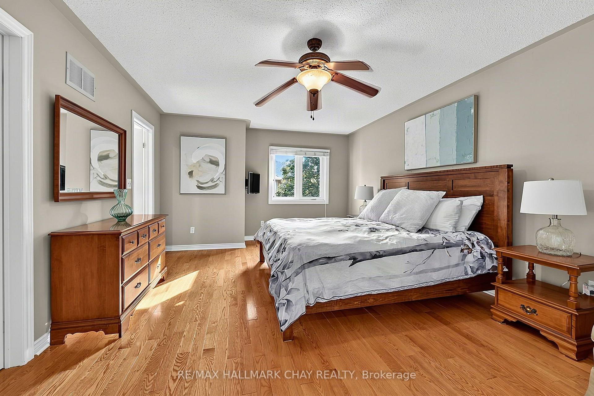 Photo 13 of 168 Denise Circle, Newmarket, Summerhill Estates — HOMEH