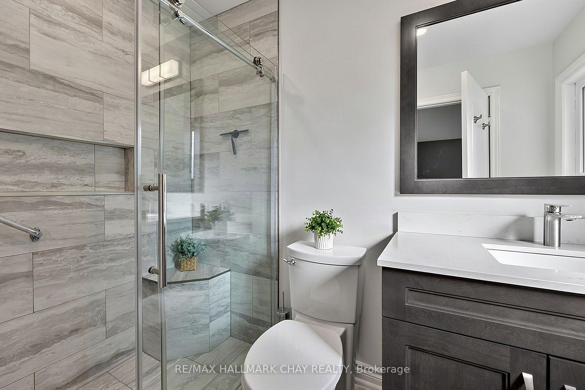 Photo 15 of 168 Denise Circle, Newmarket, Summerhill Estates — HOMEH