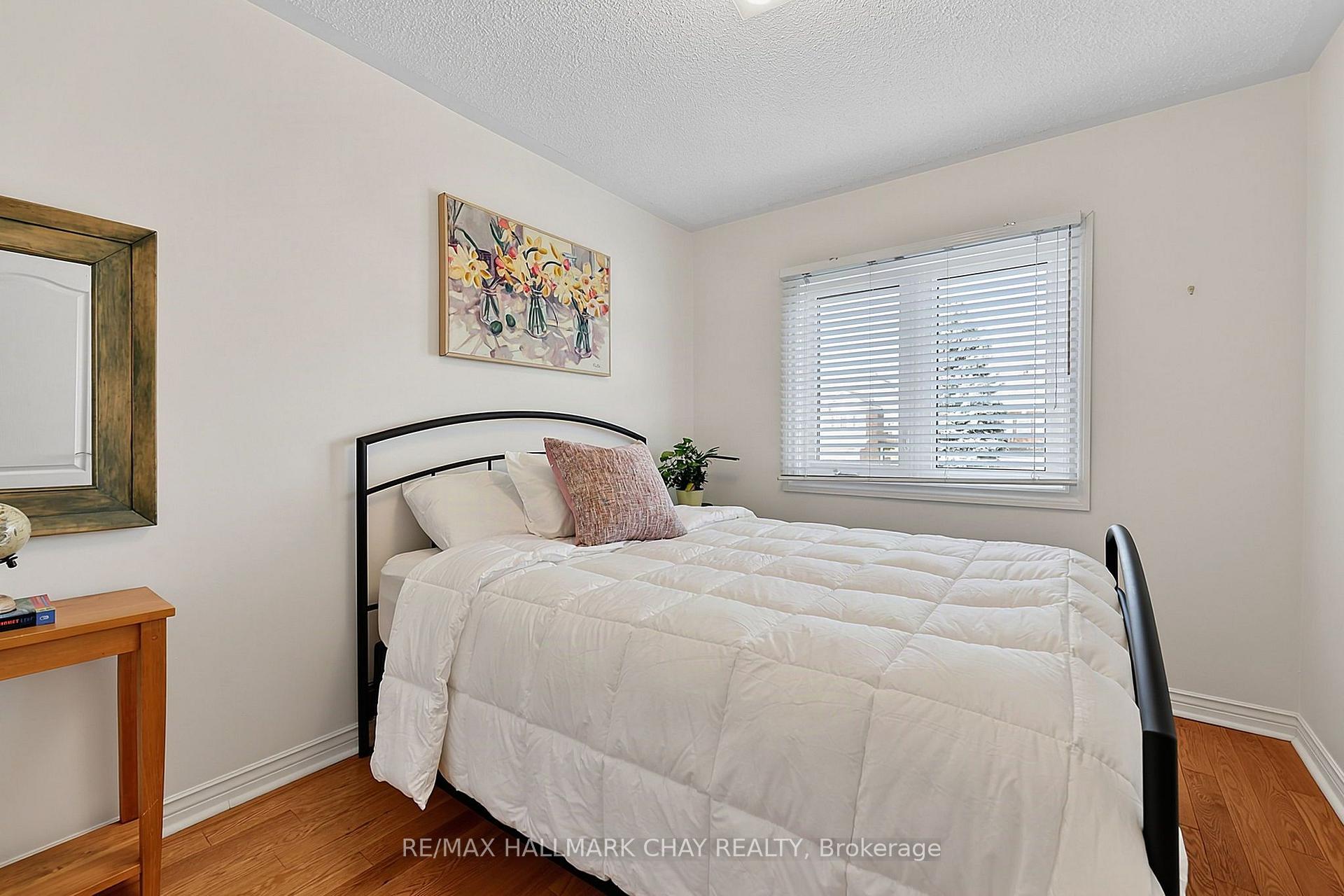 Photo 17 of 168 Denise Circle, Newmarket, Summerhill Estates — HOMEH