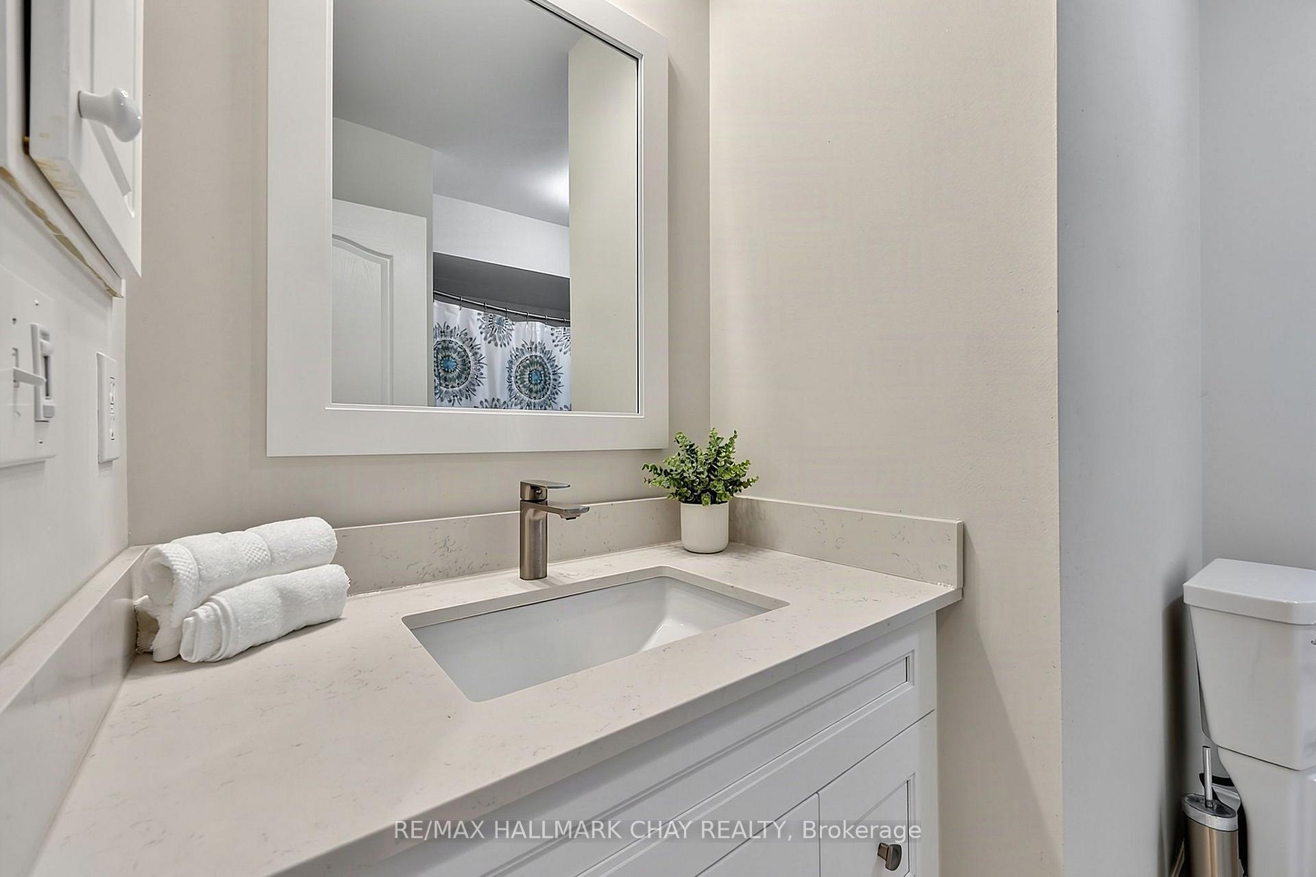 Photo 20 of 168 Denise Circle, Newmarket, Summerhill Estates — HOMEH