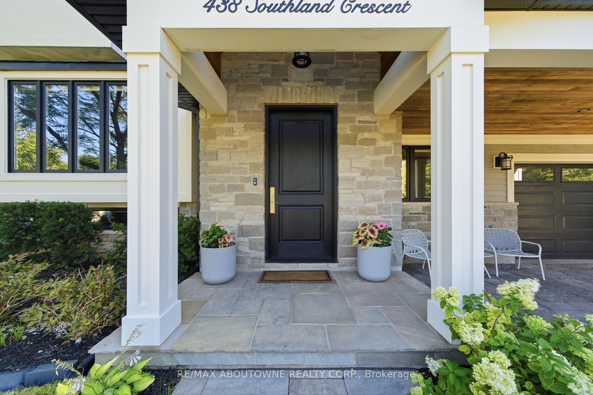 Photo 5 of 438 Southland Crescent, Oakville, West — HOMEH