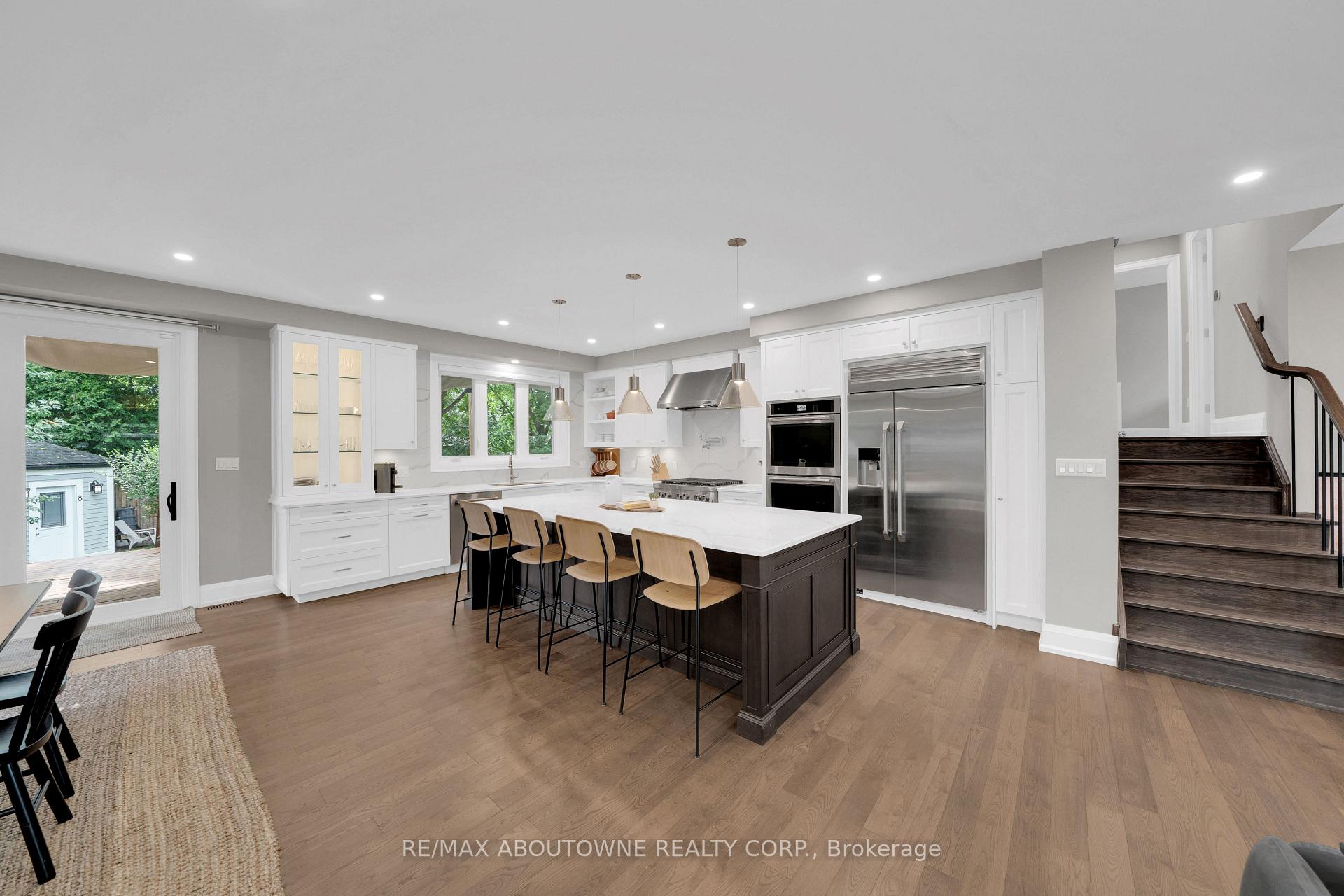 Photo 9 of 438 Southland Crescent, Oakville, West — HOMEH