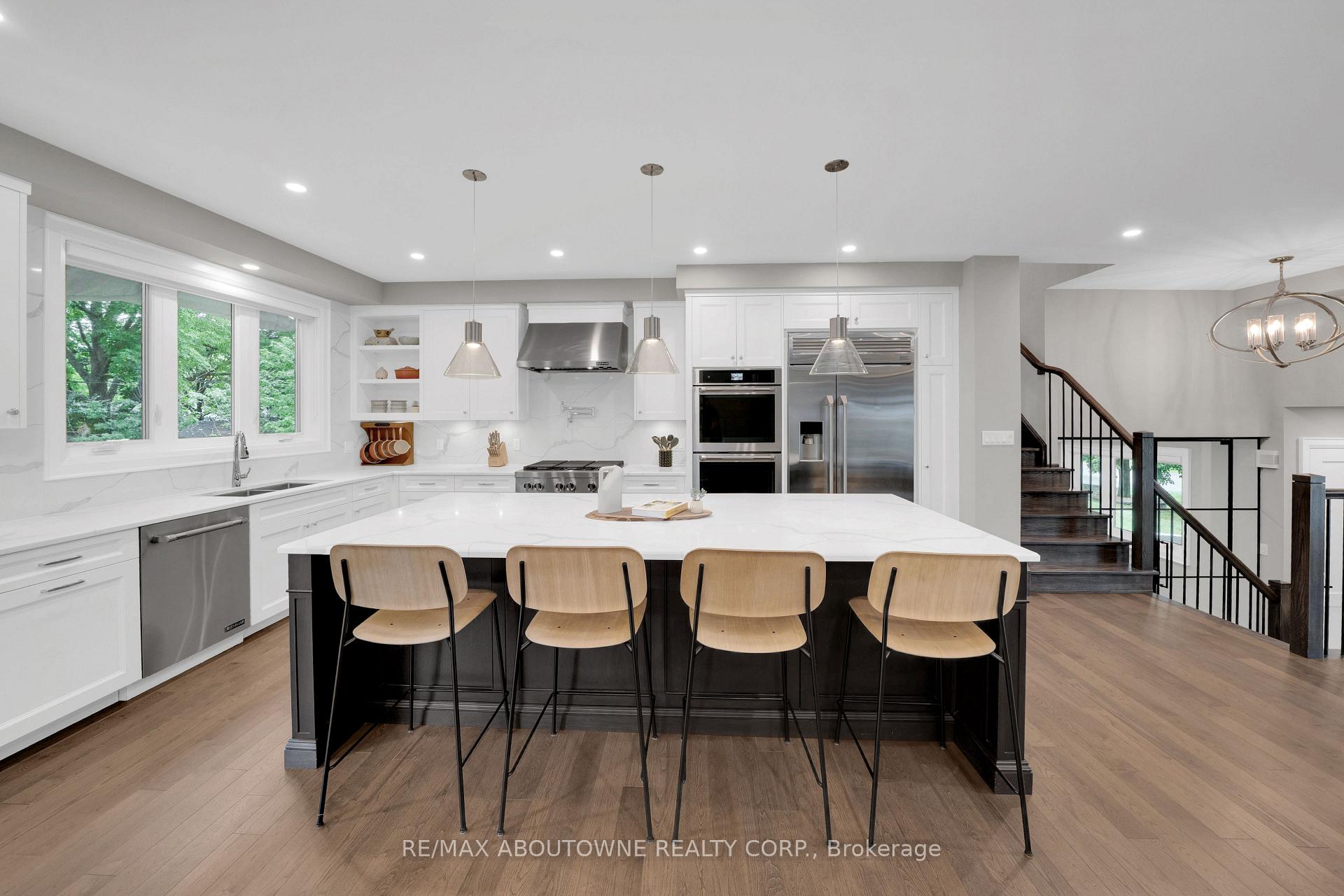 Photo 10 of 438 Southland Crescent, Oakville, West — HOMEH
