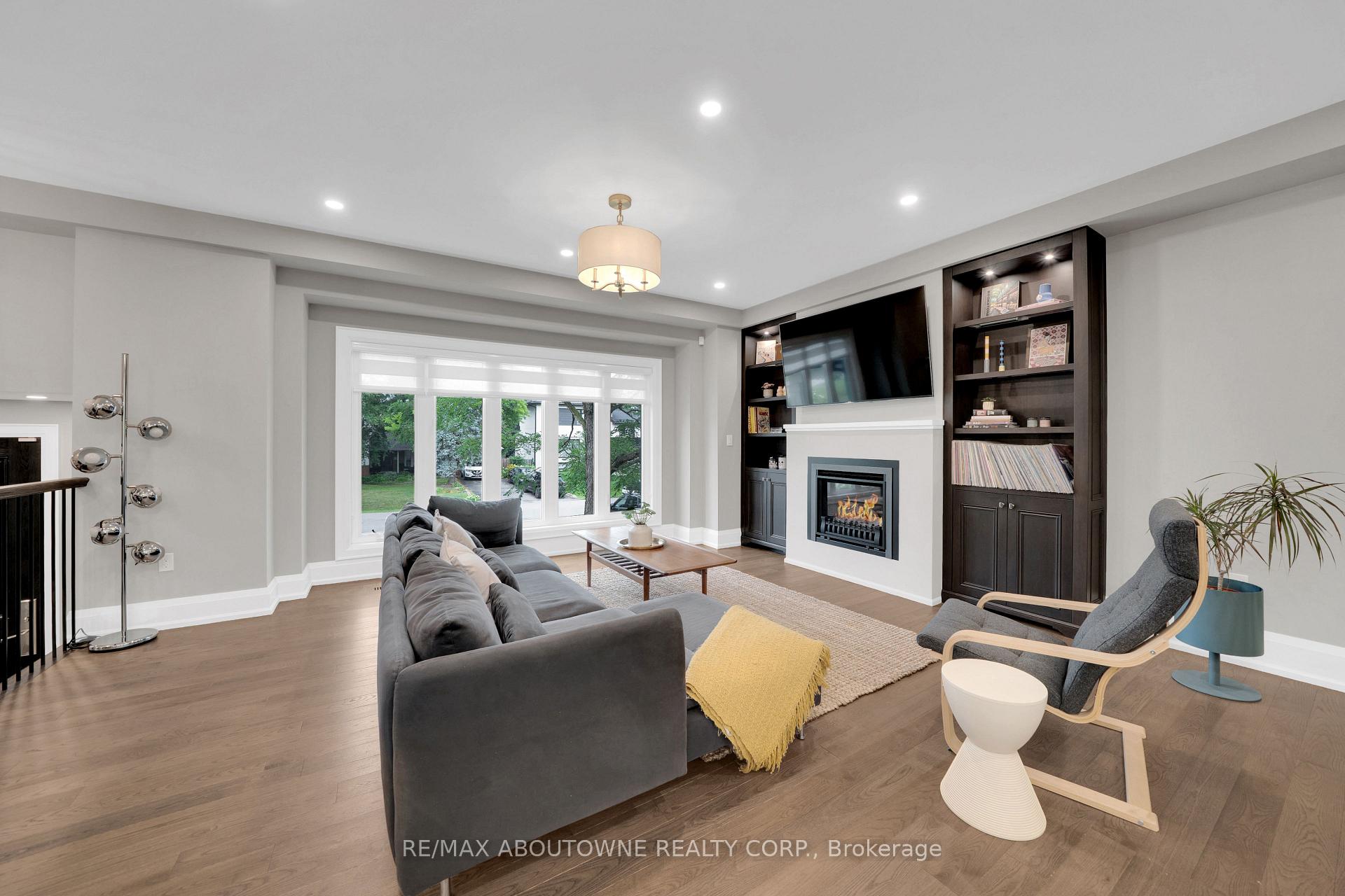 Photo 17 of 438 Southland Crescent, Oakville, West — HOMEH