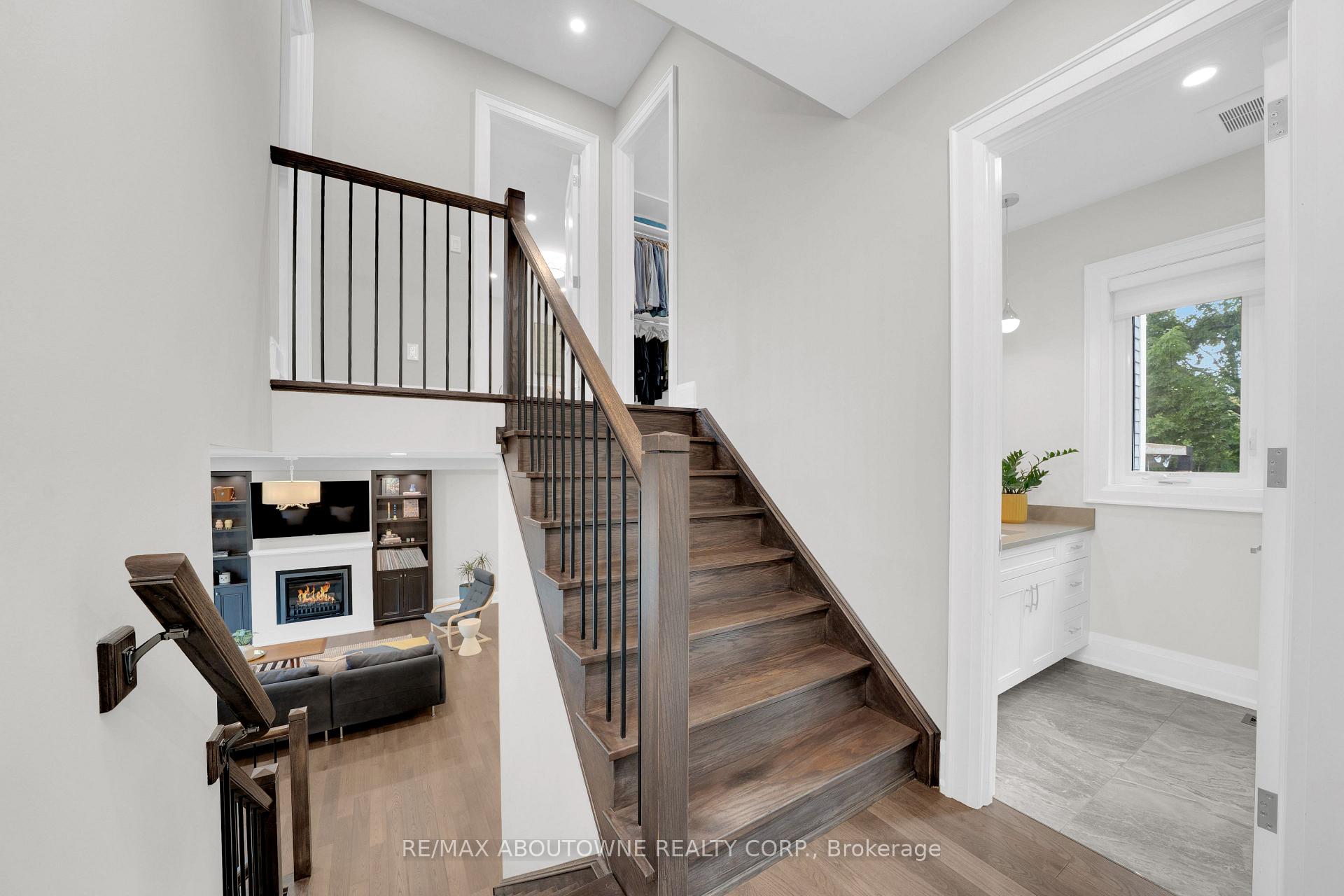 Photo 20 of 438 Southland Crescent, Oakville, West — HOMEH