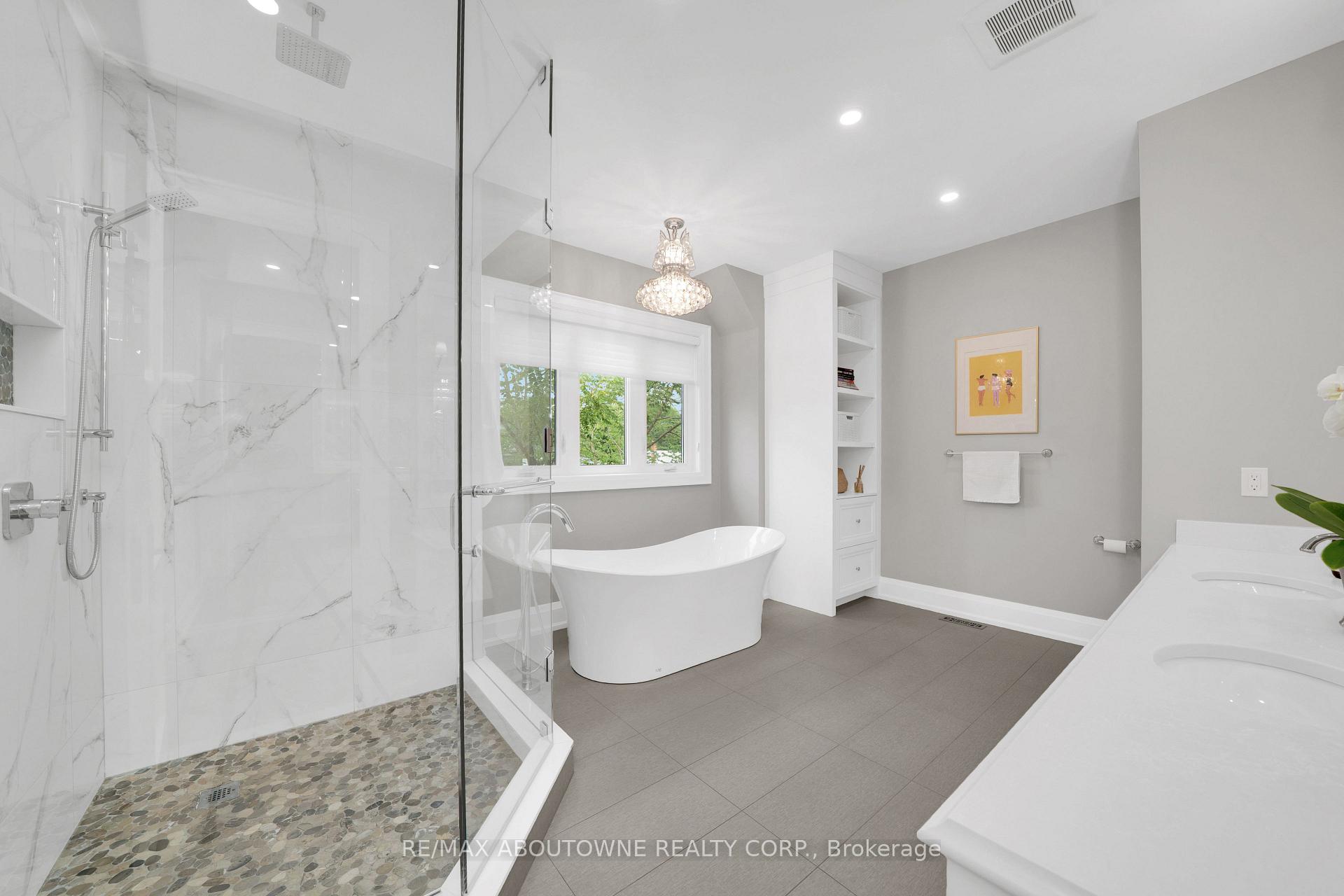 Photo 23 of 438 Southland Crescent, Oakville, West — HOMEH