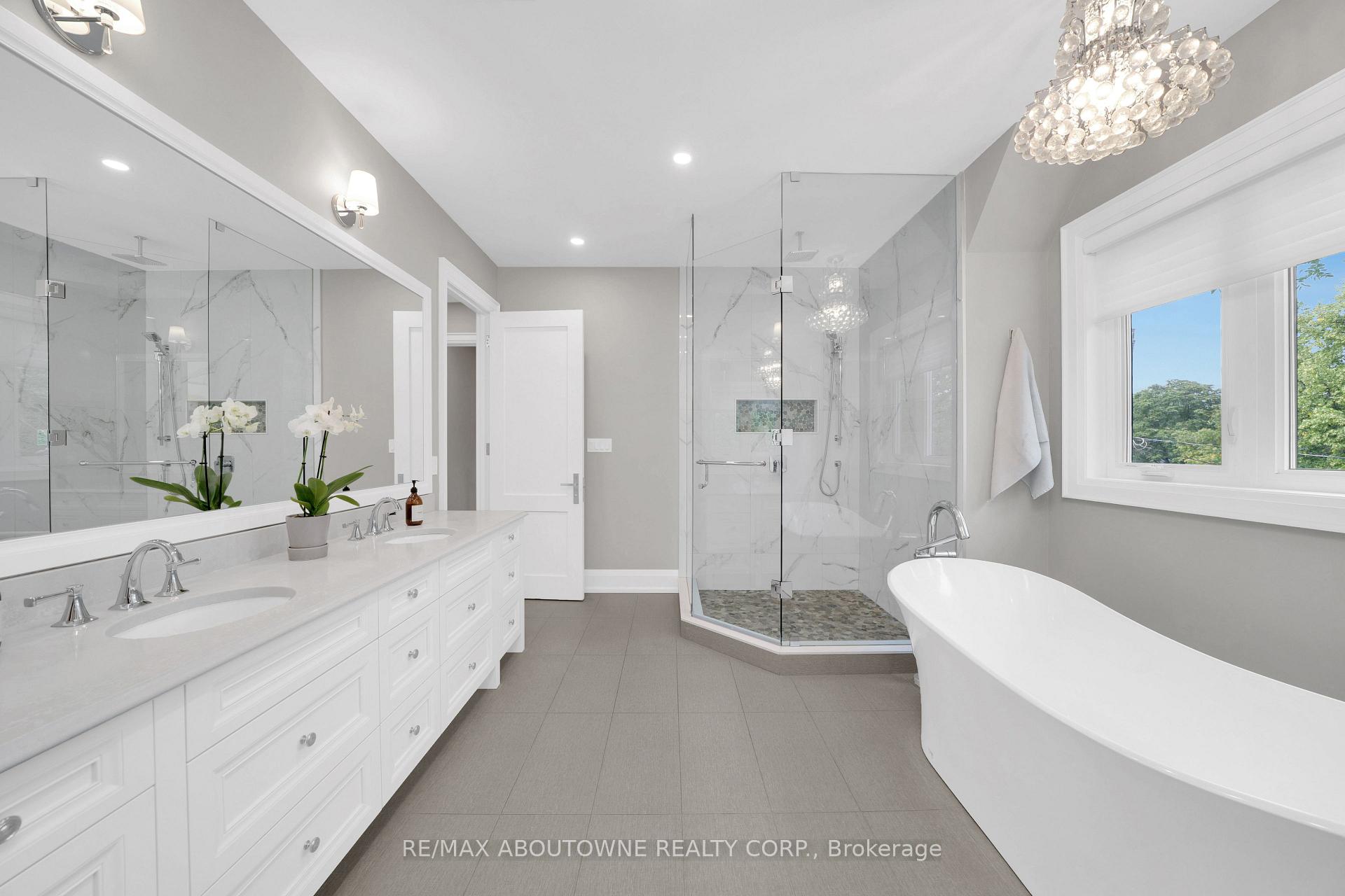 Photo 24 of 438 Southland Crescent, Oakville, West — HOMEH