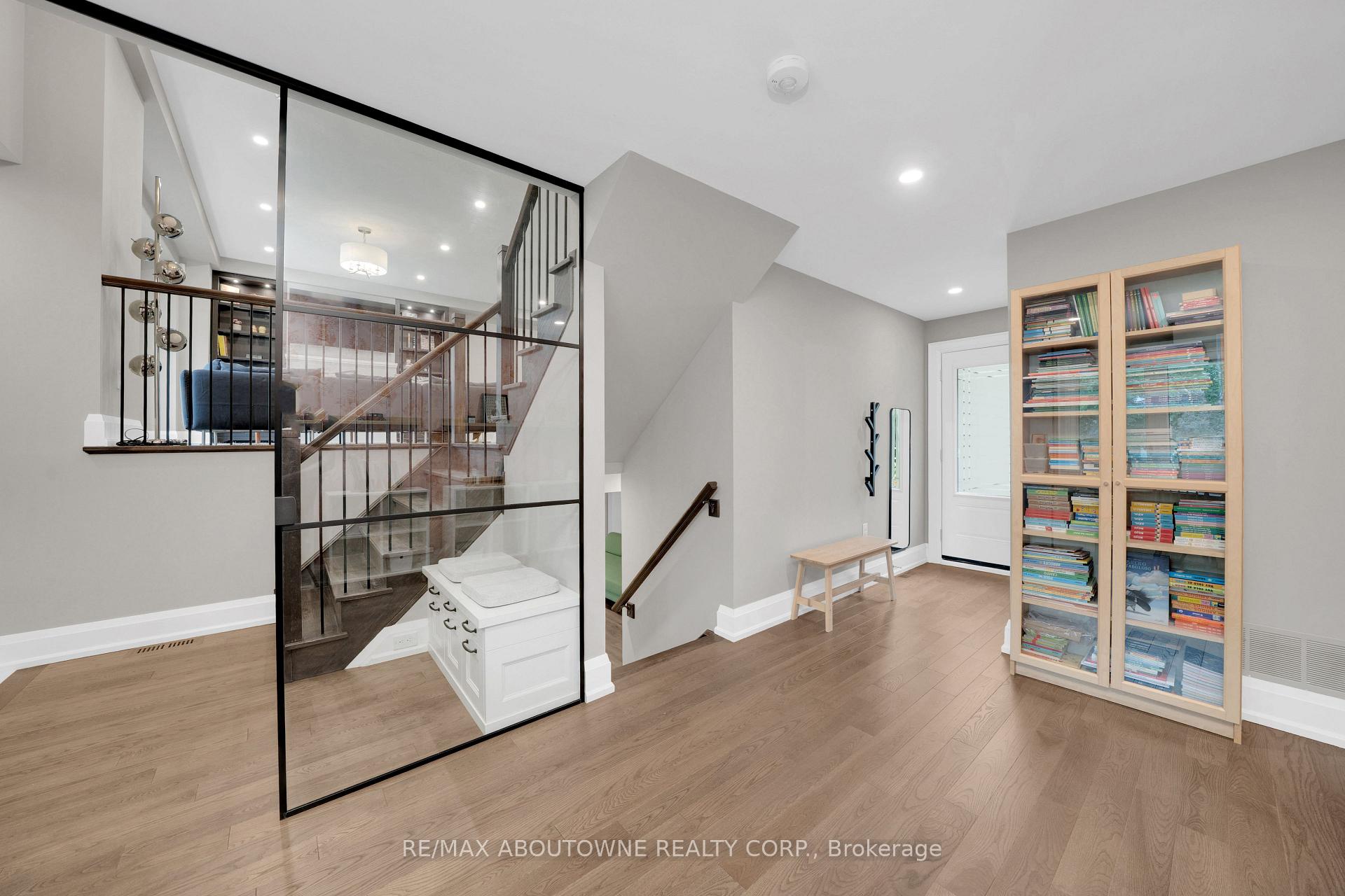 Photo 33 of 438 Southland Crescent, Oakville, West — HOMEH