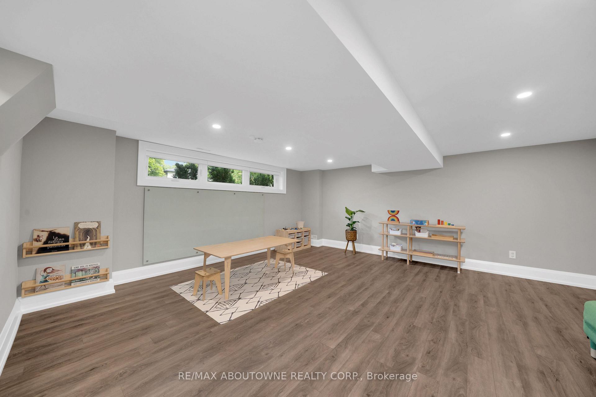 Photo 39 of 438 Southland Crescent, Oakville, West — HOMEH