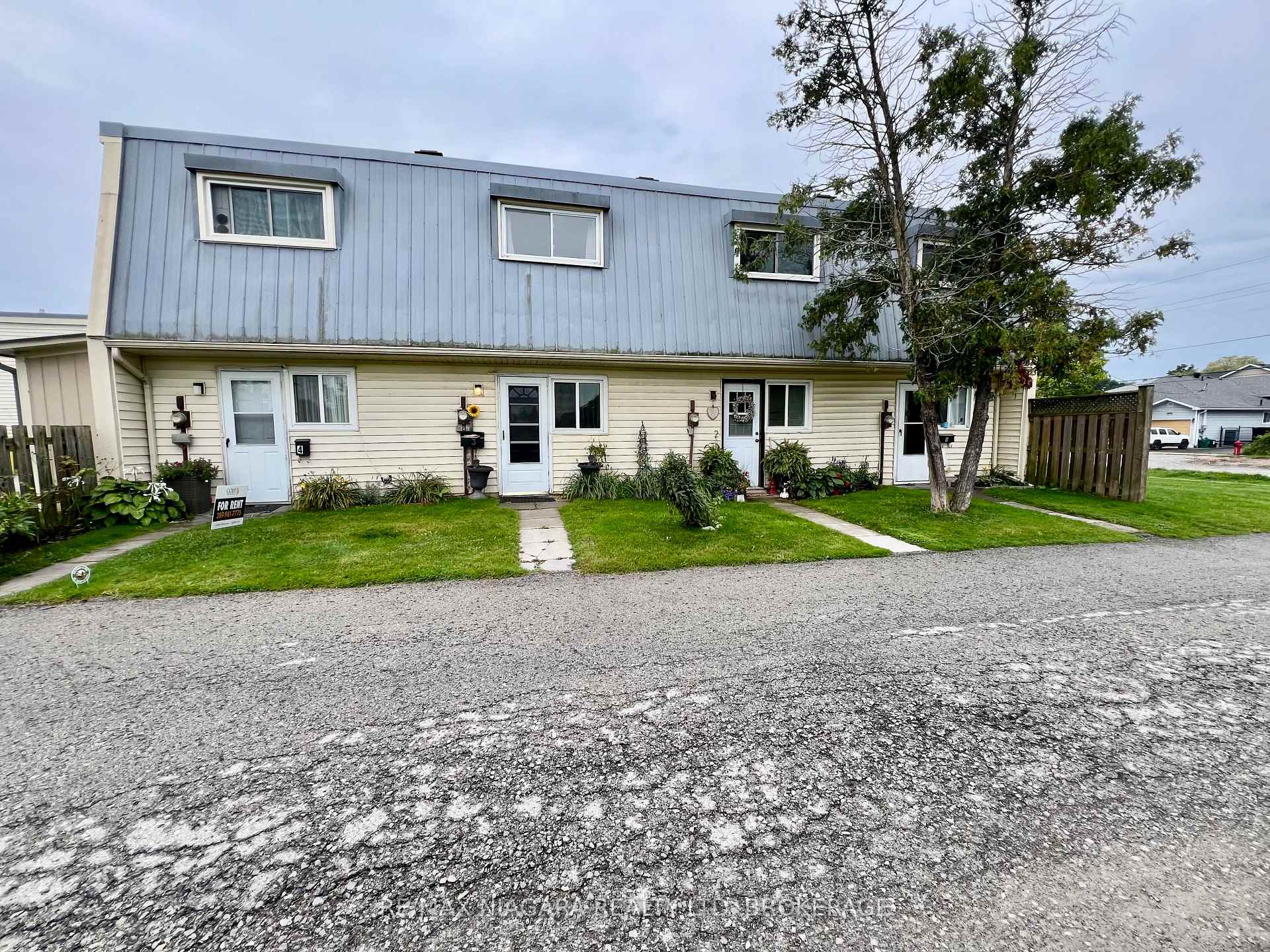 Photo of Unit 2, 8646 Willoughby Drive