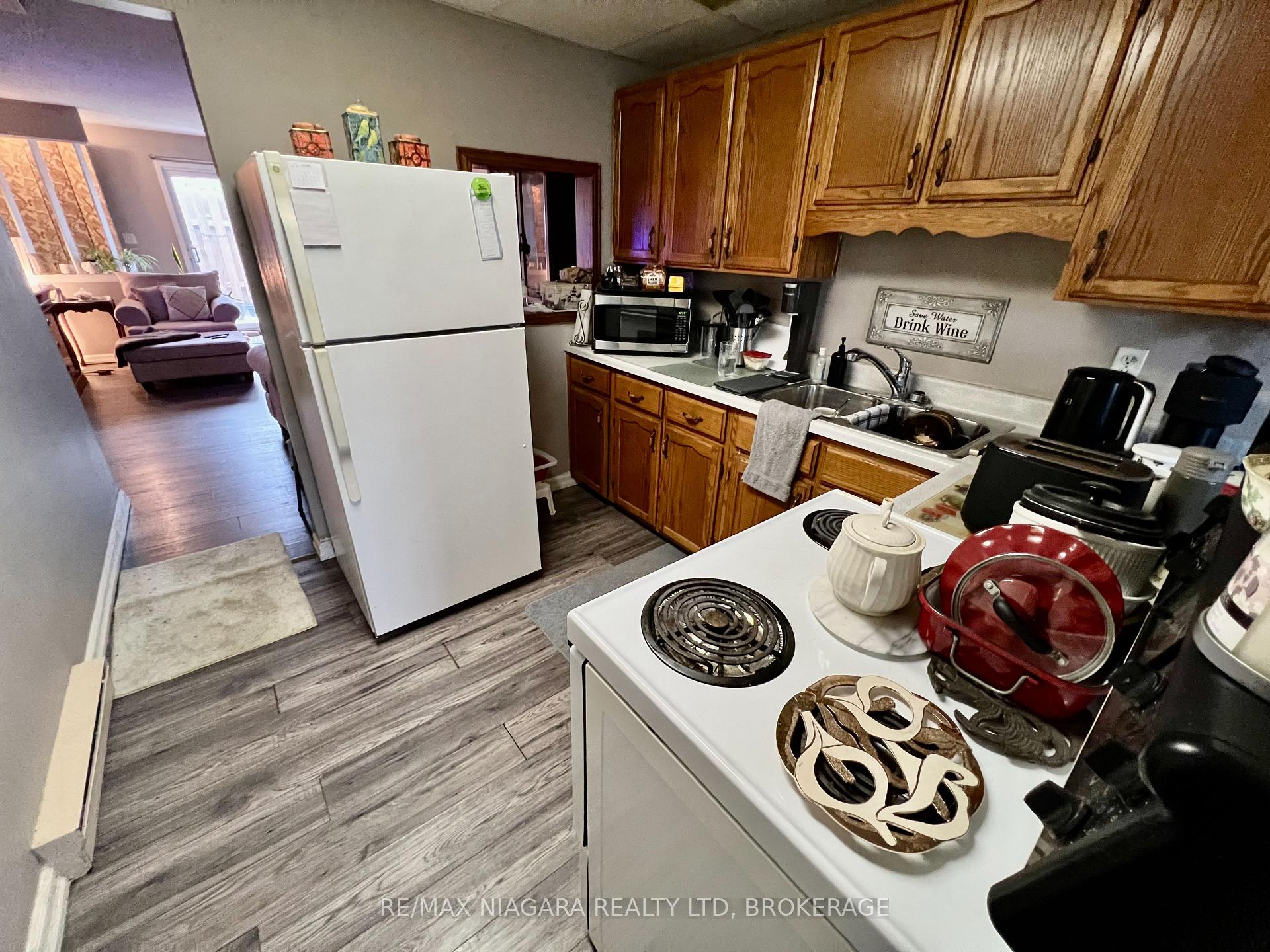 Photo 11 of Unit 2, 8646 Willoughby Drive, Niagara Falls, Chippawa — HOMEH