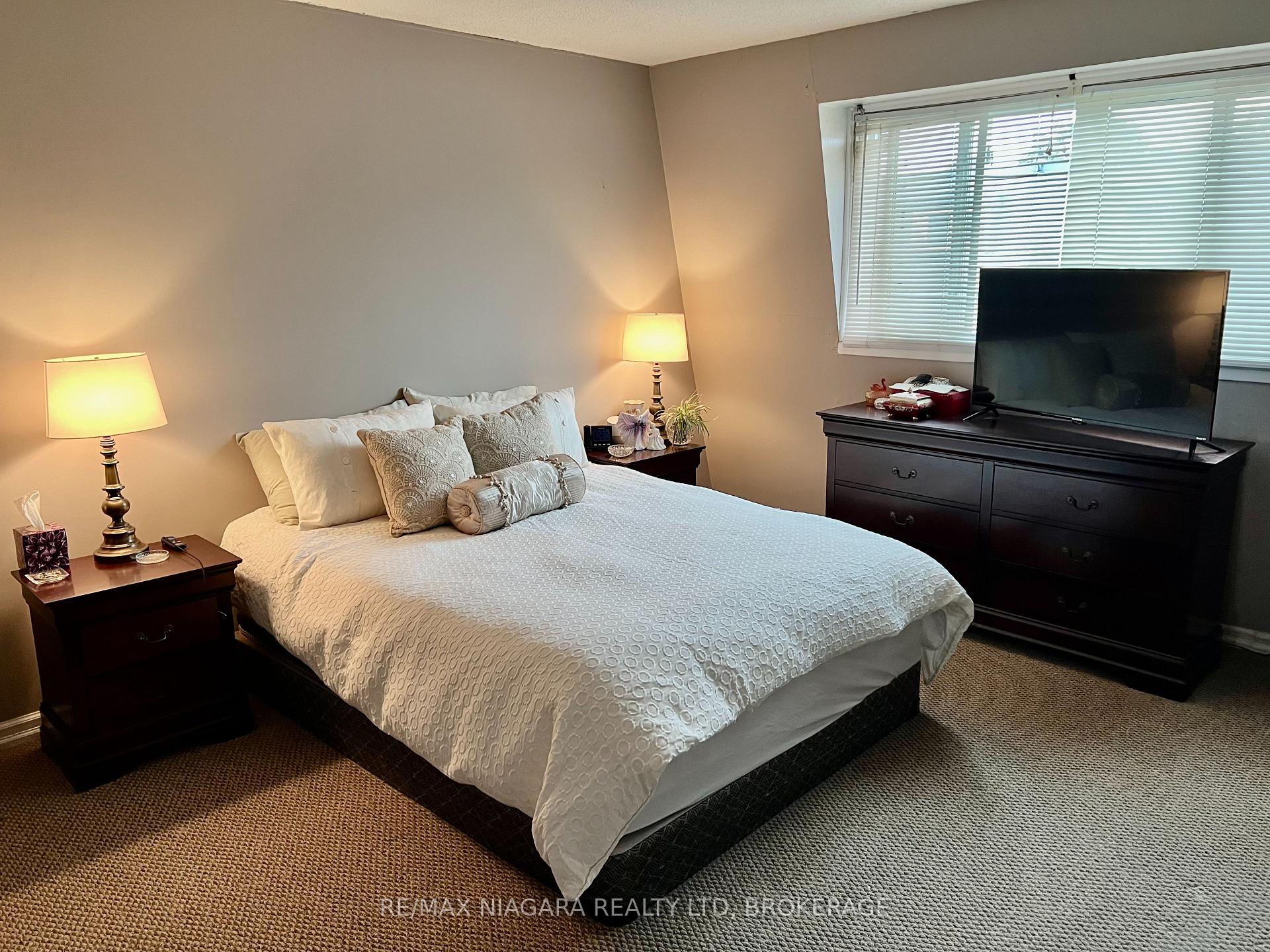 Photo 37 of Unit 2, 8646 Willoughby Drive, Niagara Falls, Chippawa — HOMEH