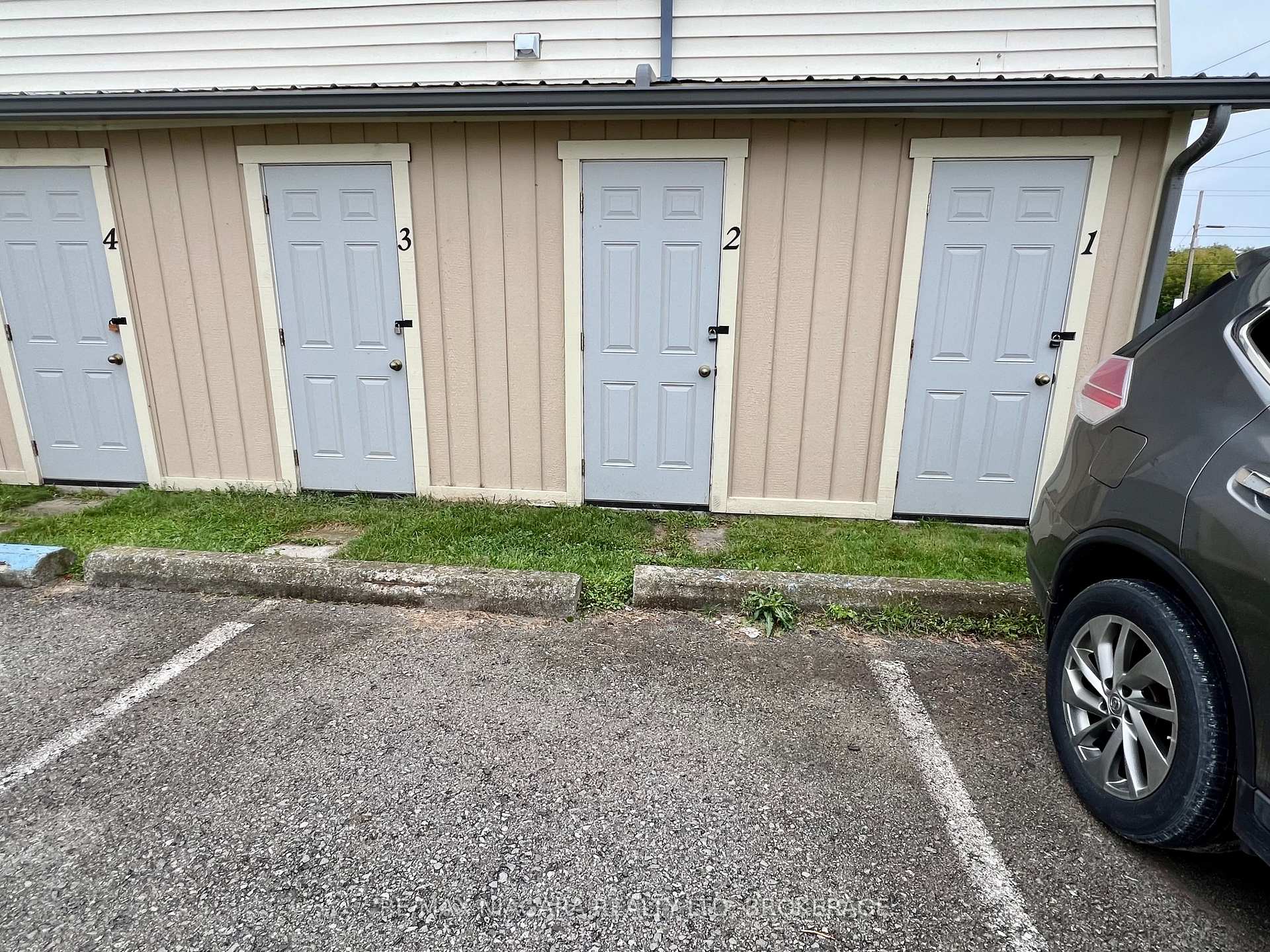 Photo 46 of Unit 2, 8646 Willoughby Drive, Niagara Falls, Chippawa — HOMEH