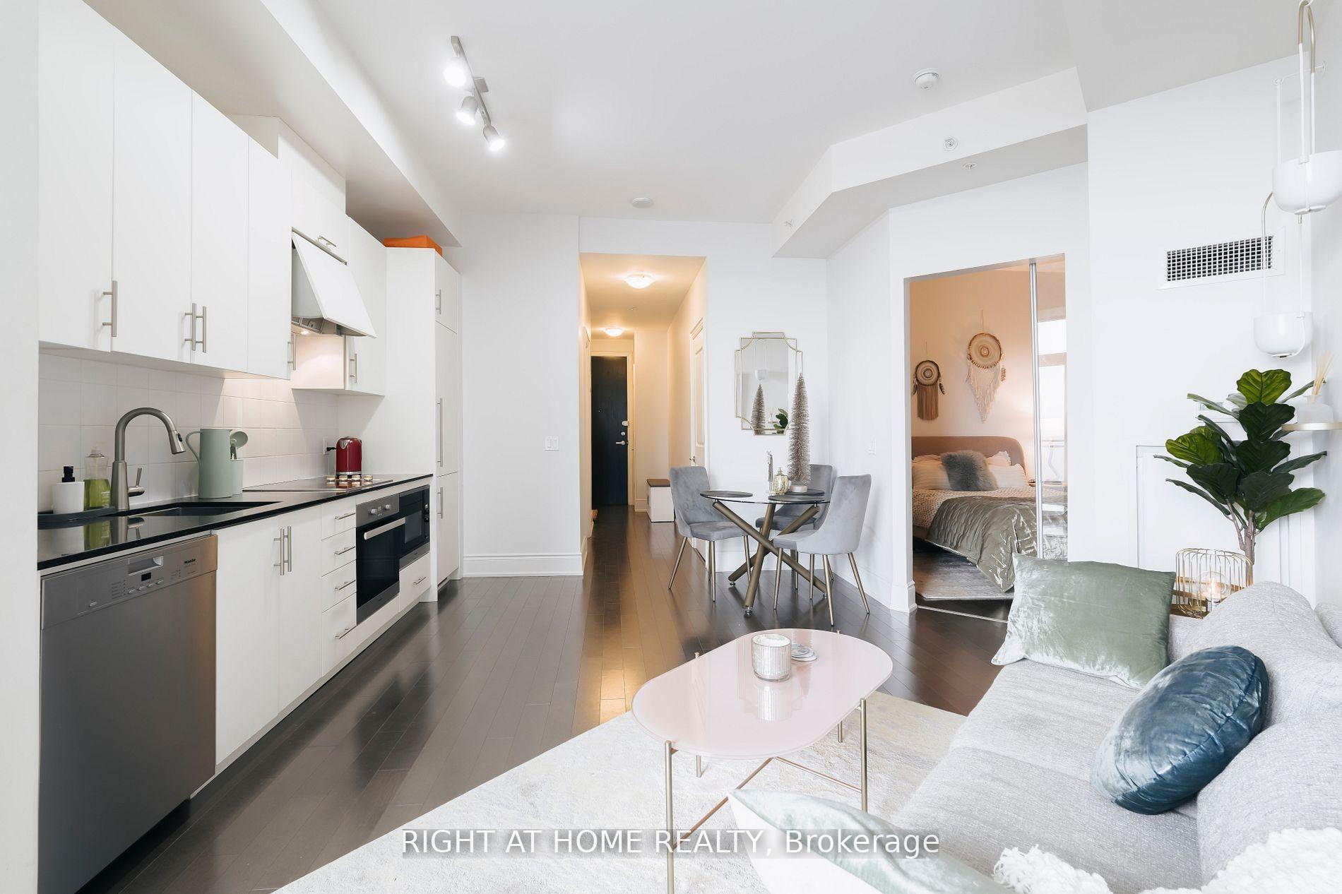 Photo 6 of Unit 918, 23 Glebe Road W, Toronto, Yonge-Eglinton — HOMEH