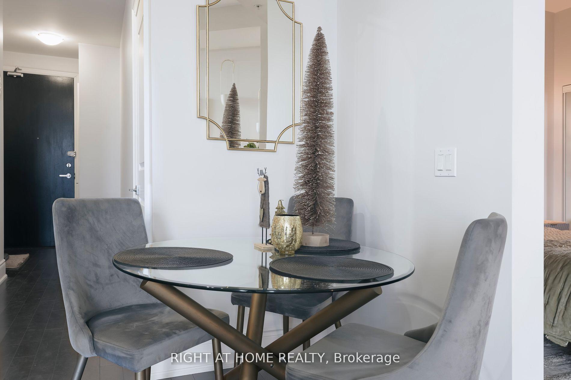 Photo 9 of Unit 918, 23 Glebe Road W, Toronto, Yonge-Eglinton — HOMEH