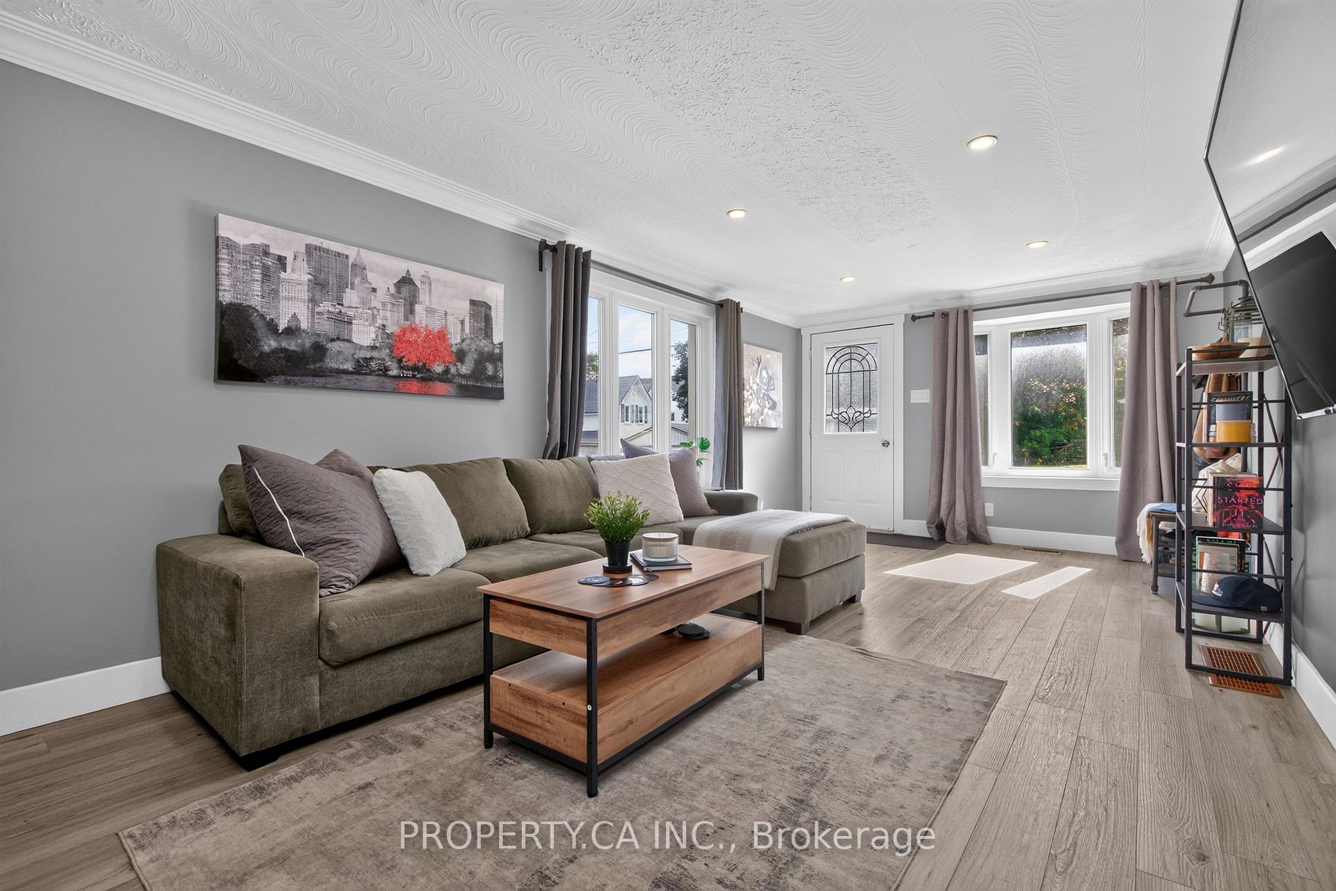 Photo 9 of 646 Victoria Street, Midland — HOMEH