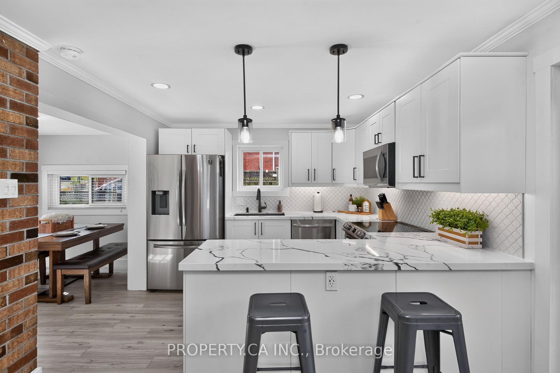 Photo 12 of 646 Victoria Street, Midland — HOMEH