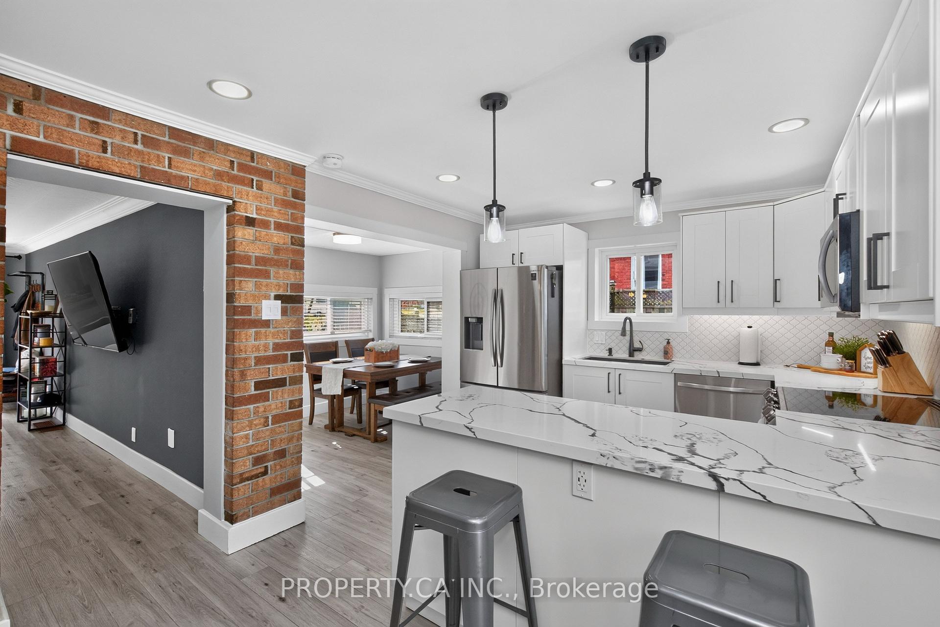 Photo 13 of 646 Victoria Street, Midland — HOMEH