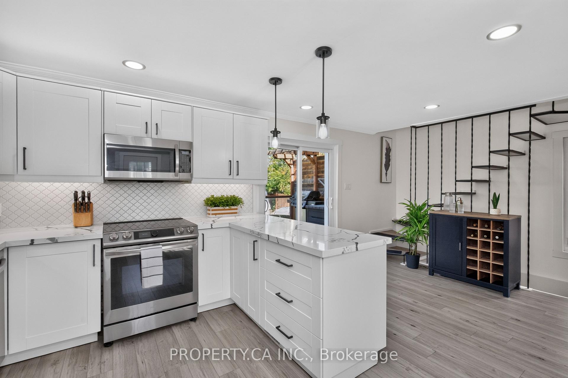 Photo 16 of 646 Victoria Street, Midland — HOMEH