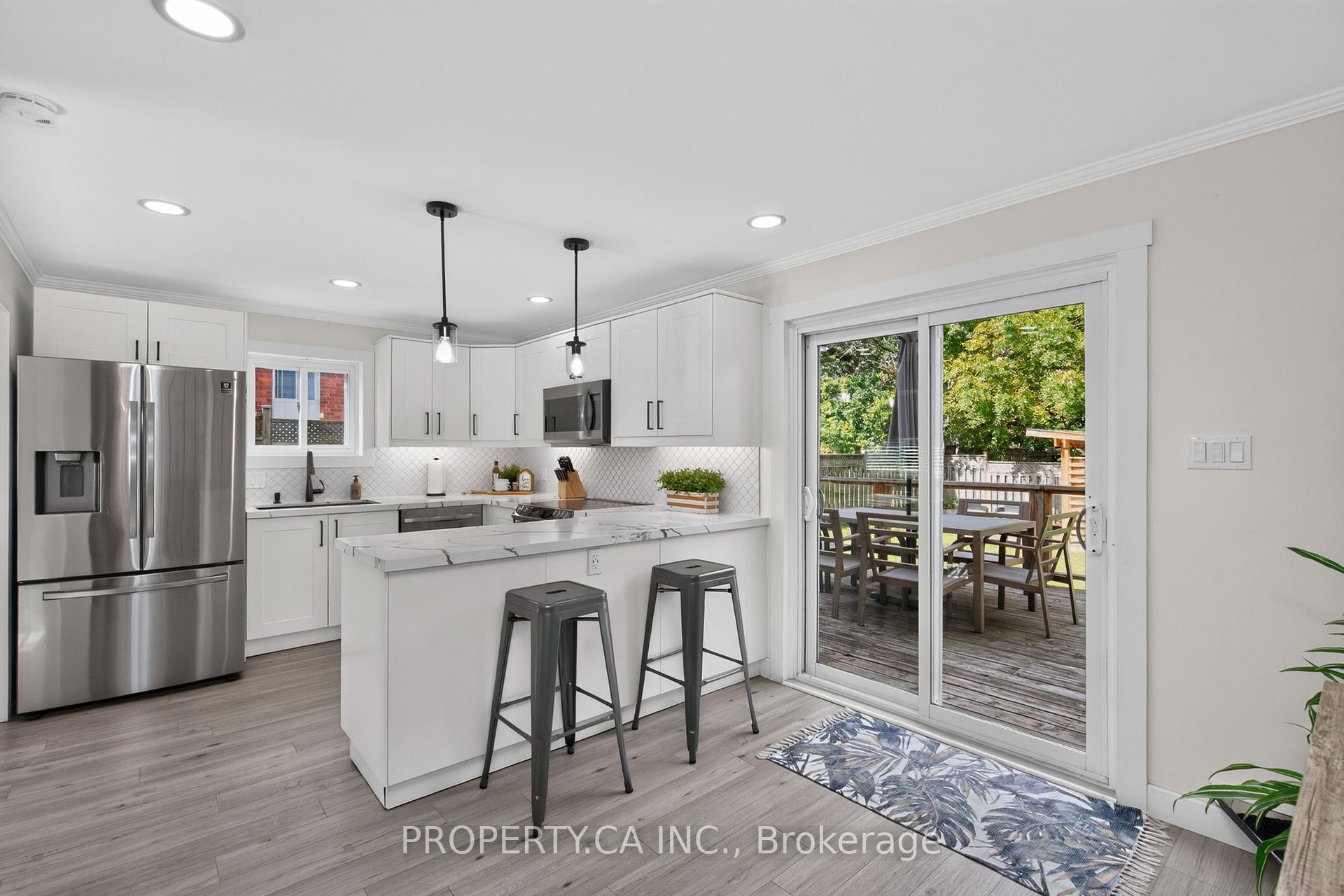 Photo 23 of 646 Victoria Street, Midland — HOMEH
