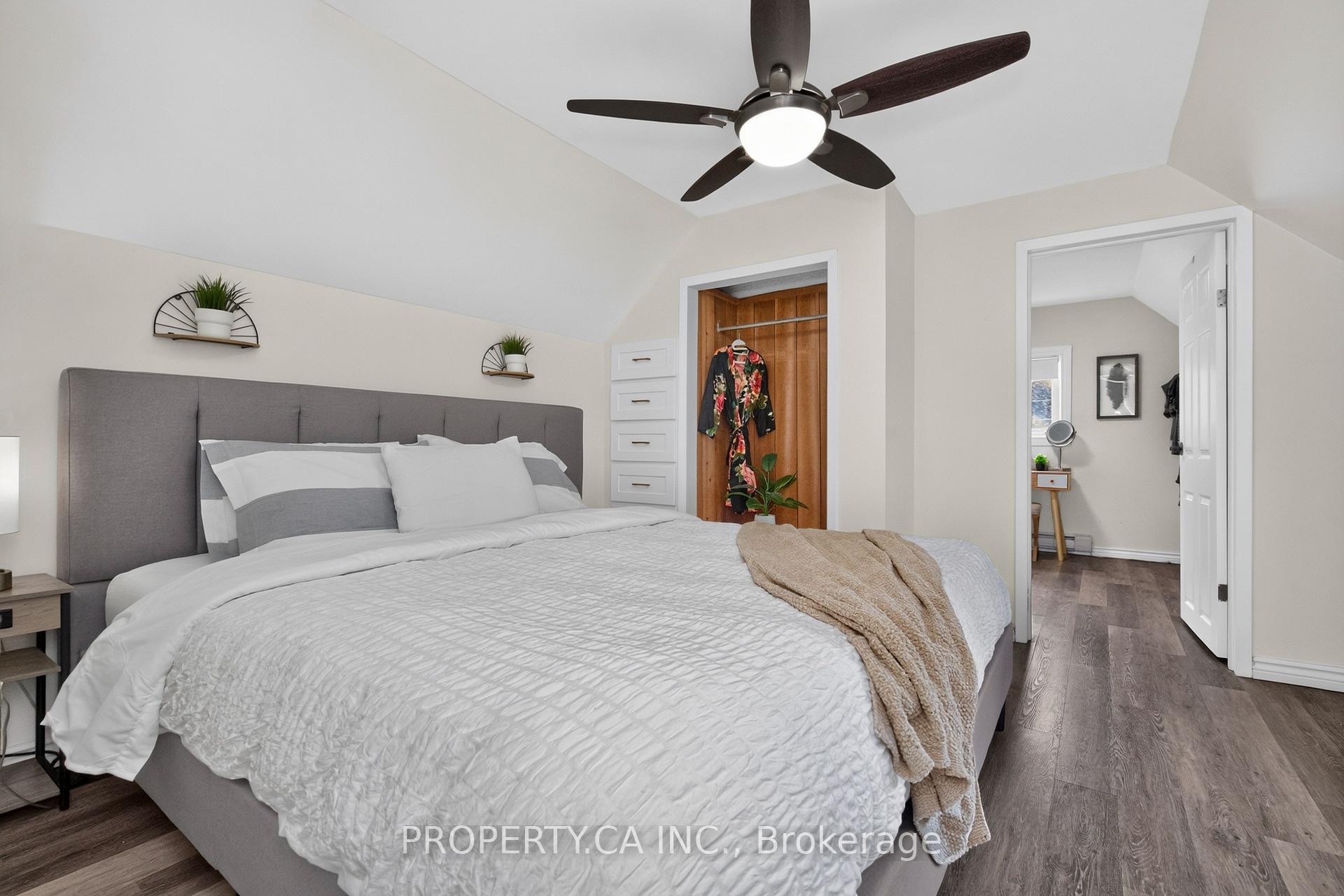 Photo 25 of 646 Victoria Street, Midland — HOMEH