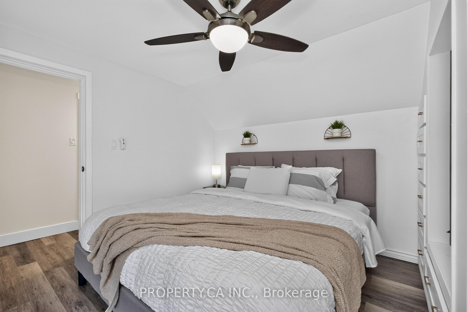 Photo 26 of 646 Victoria Street, Midland — HOMEH