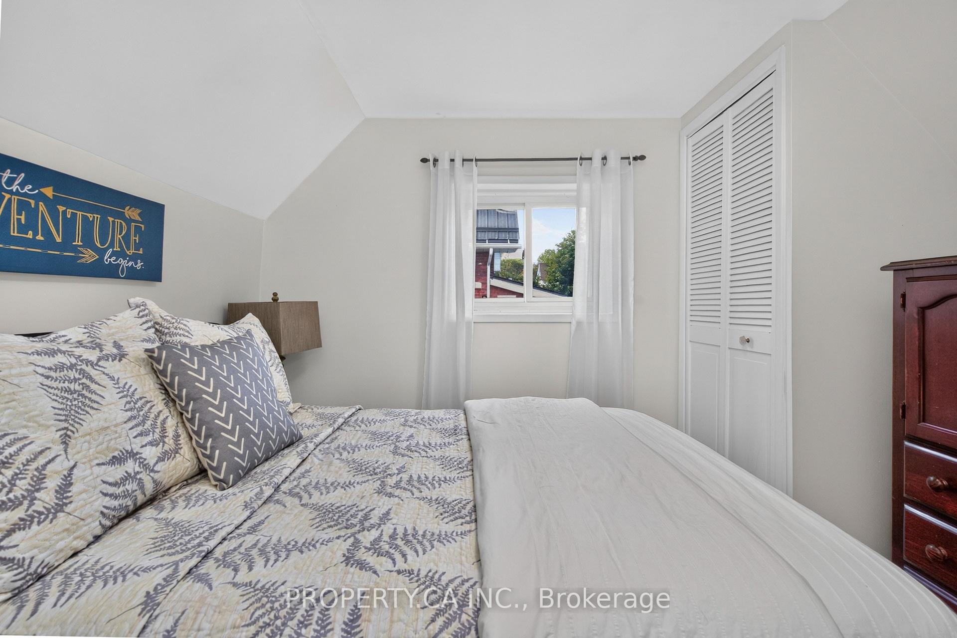 Photo 33 of 646 Victoria Street, Midland — HOMEH