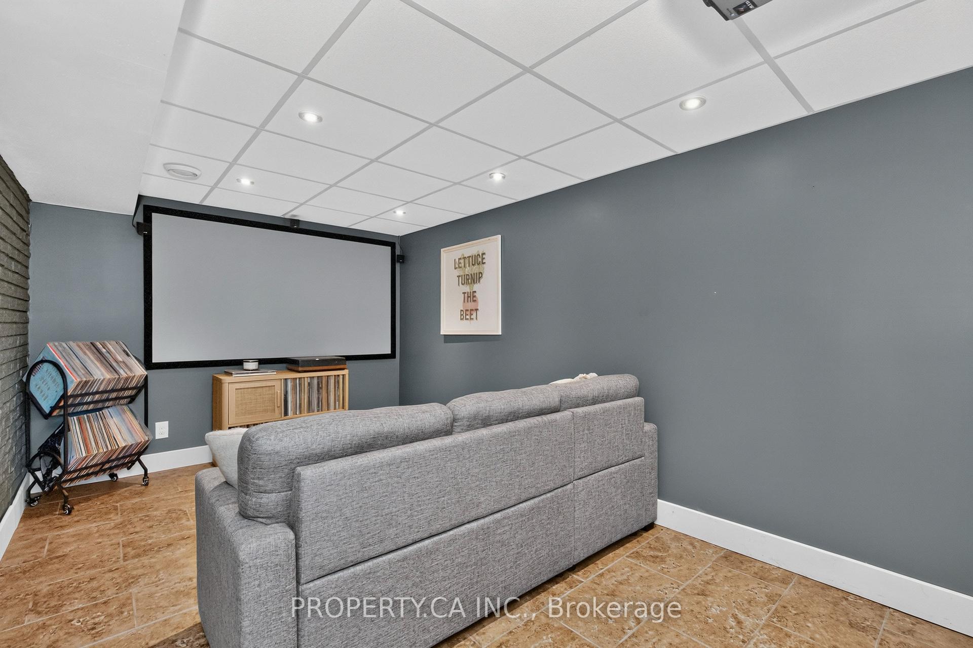 Photo 37 of 646 Victoria Street, Midland — HOMEH