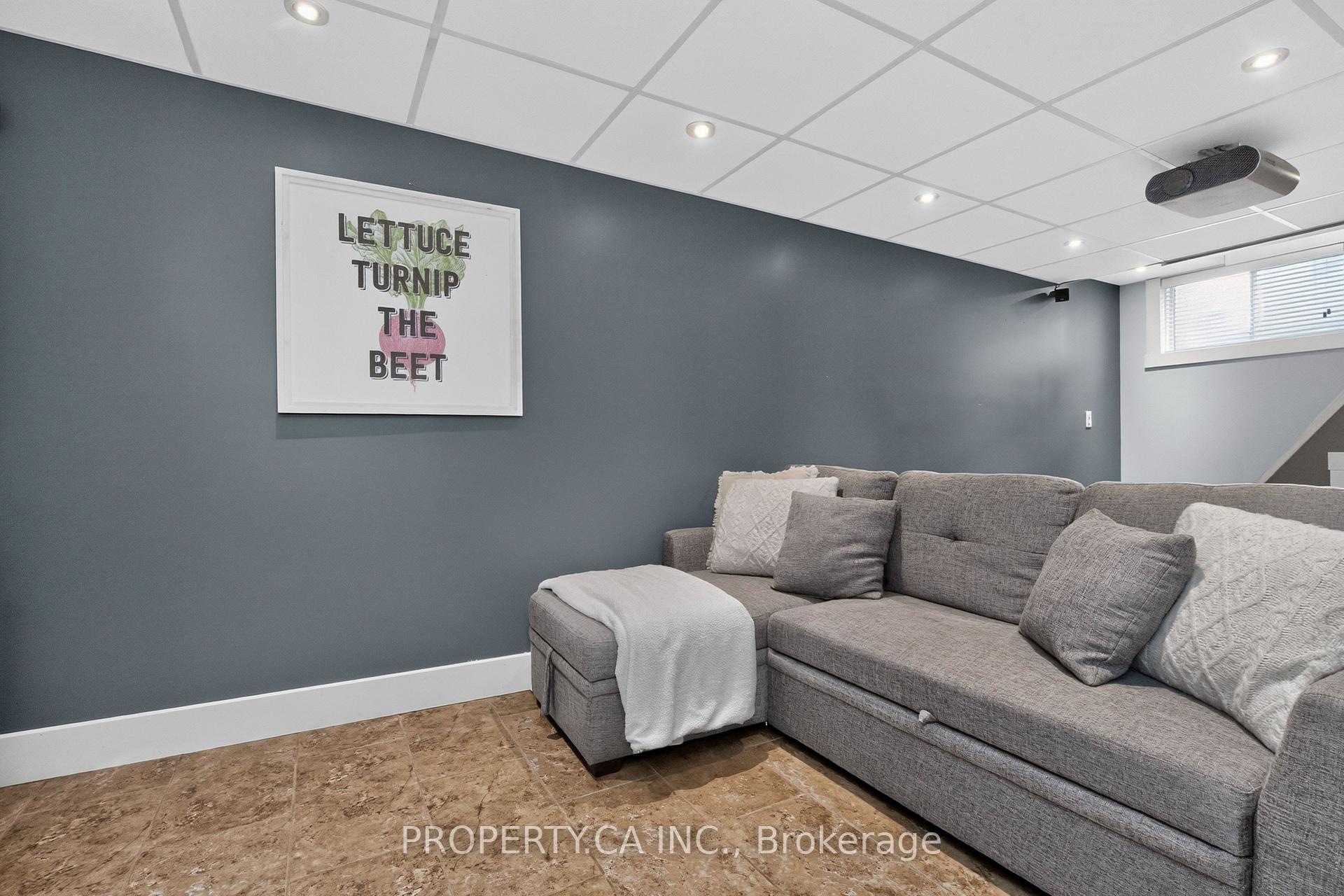 Photo 39 of 646 Victoria Street, Midland — HOMEH