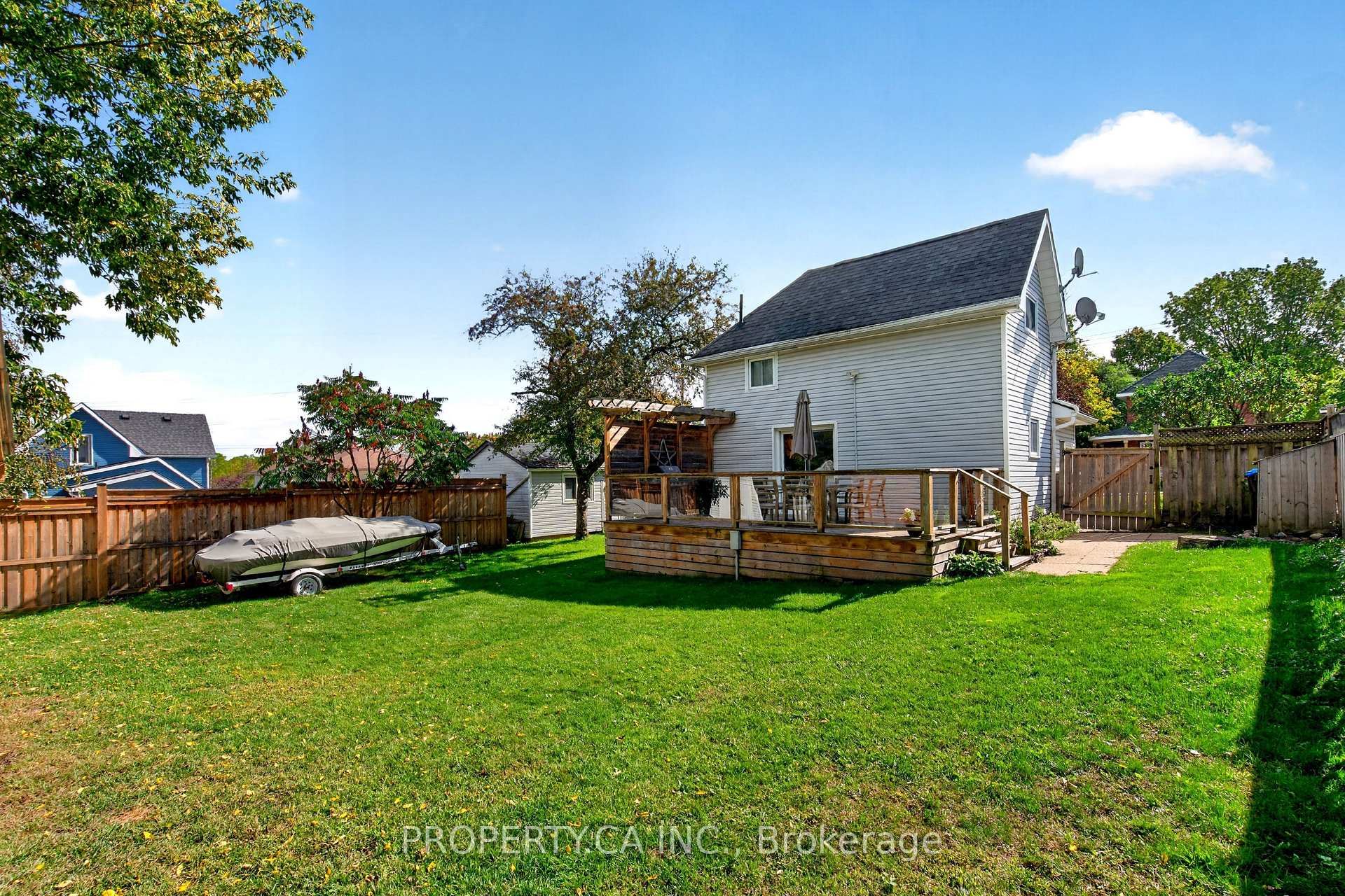 Photo 42 of 646 Victoria Street, Midland — HOMEH