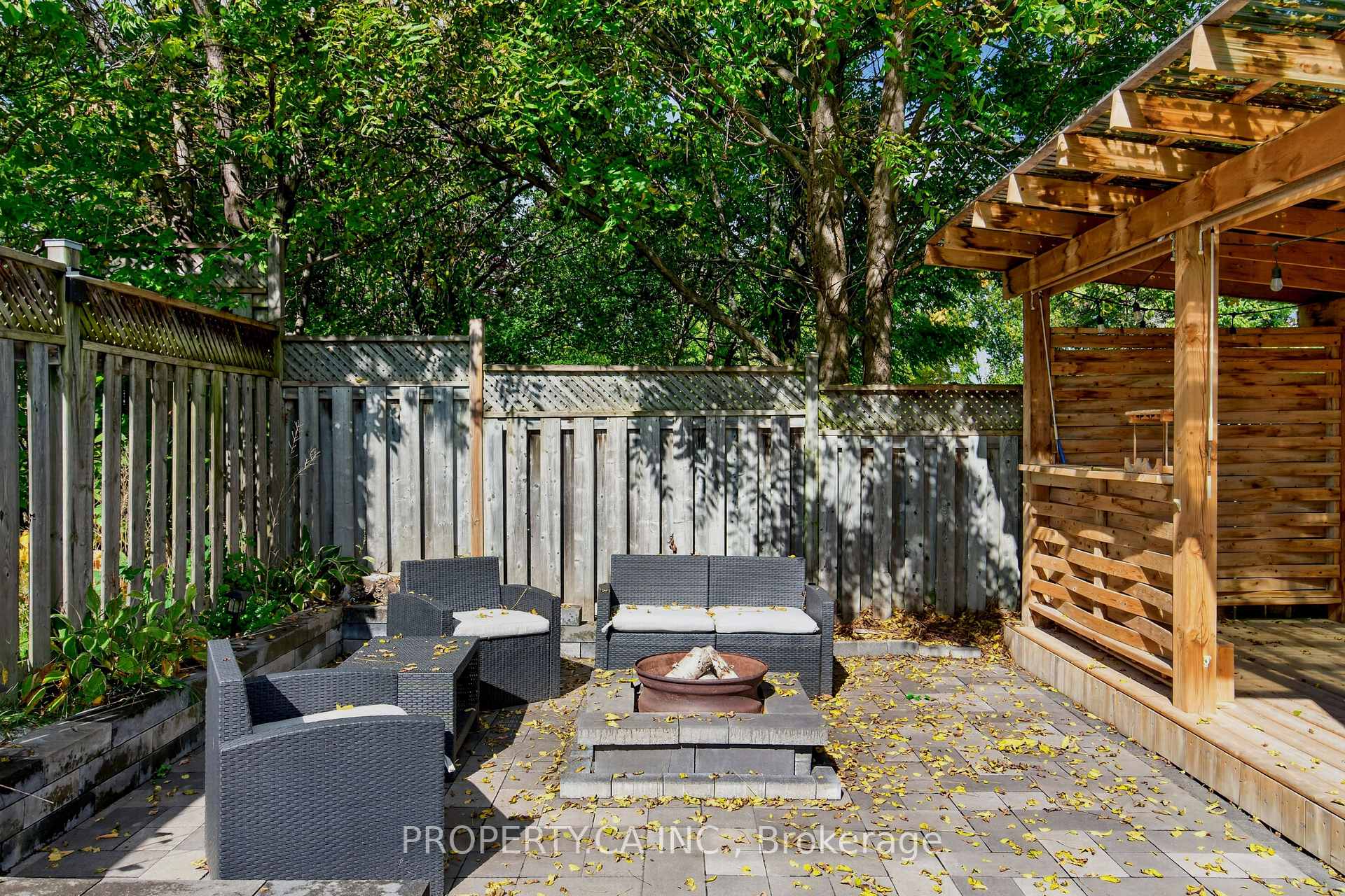 Photo 43 of 646 Victoria Street, Midland — HOMEH