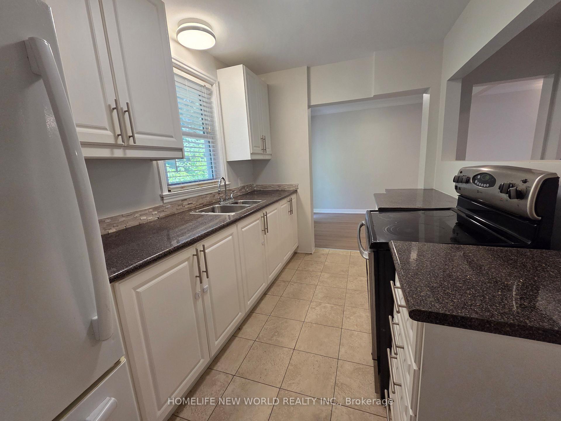 Photo 6 of 544 Mary Street E, Whitby, Downtown Whitby — HOMEH