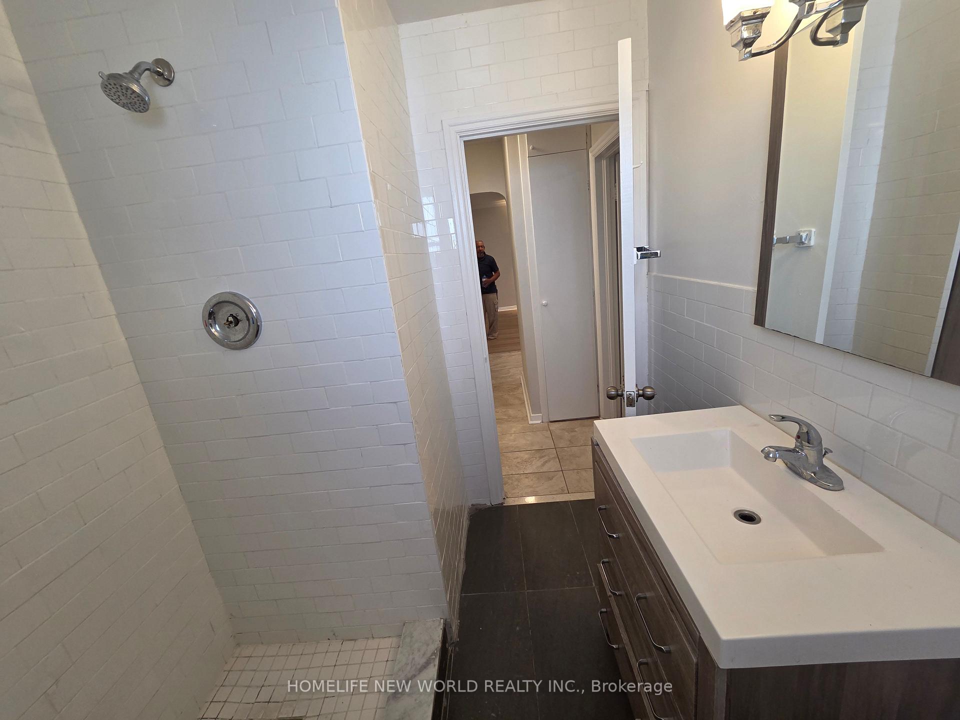 Photo 12 of 544 Mary Street E, Whitby, Downtown Whitby — HOMEH