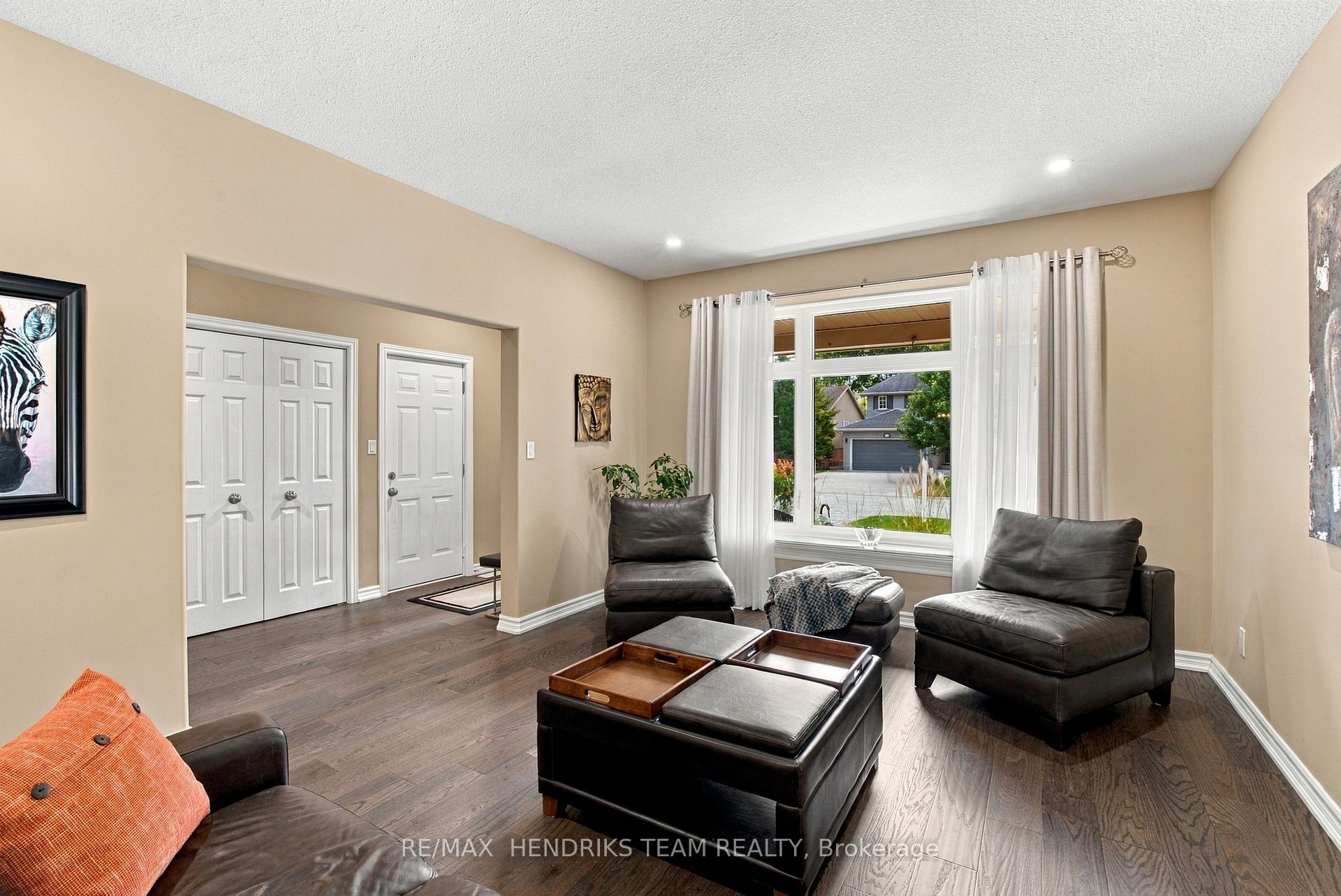 Photo 32 of 13 Timber Lane, St. Catharines, Lakeport — HOMEH