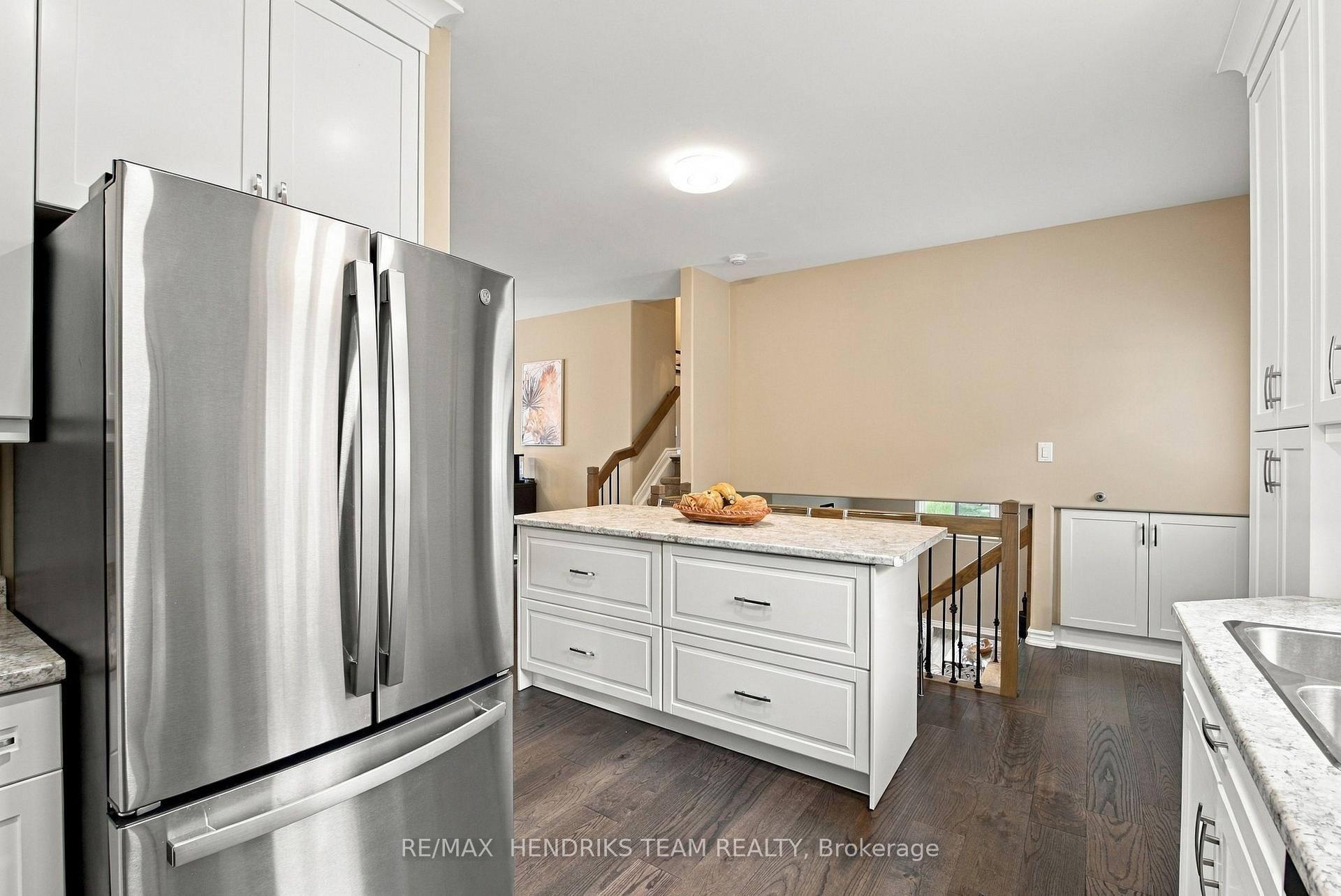 Photo 47 of 13 Timber Lane, St. Catharines, Lakeport — HOMEH